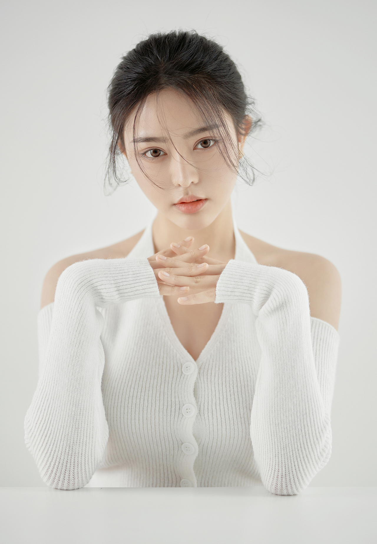 莫兰迪高级灰人像写真,极简简约才是经典