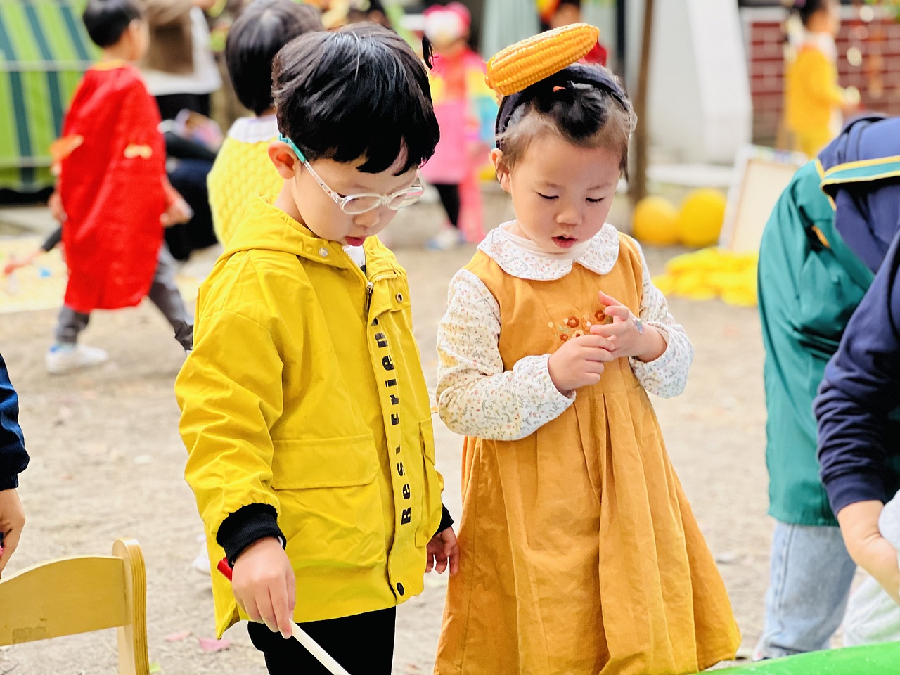 艺术美学｜空间布景·《秋日橙色派对》主大厅布景（图ZMzM0MTU1MjQ4） - 雕塑 - 站酷设计师艺术美学张汉卿原创素材 - 站酷ZCOOL