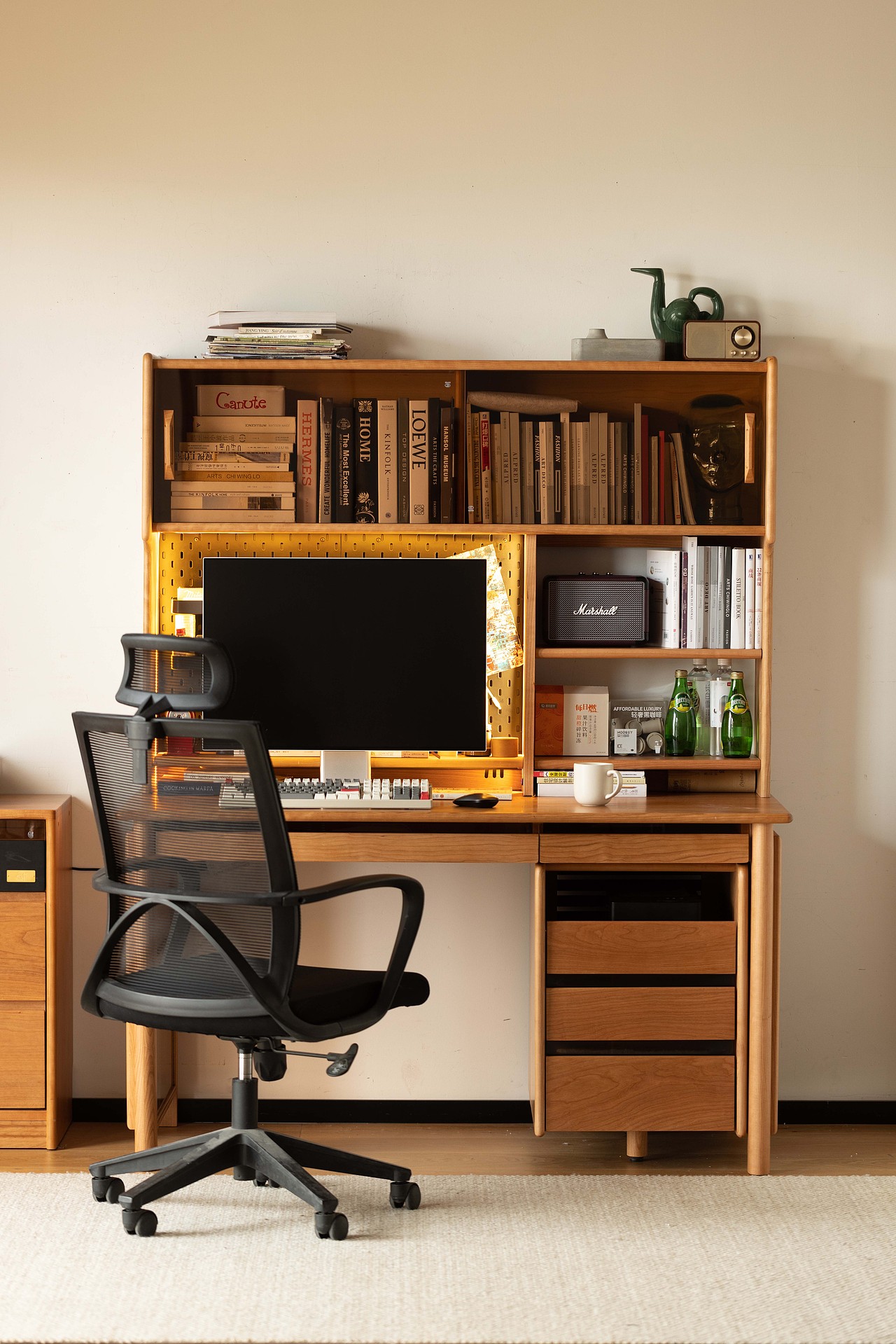 多层储物格,精细收纳不杂乱
<br>为了方便常用物品的收纳,特别设计了<br>多层储物格,分区设计让储物井井有条。