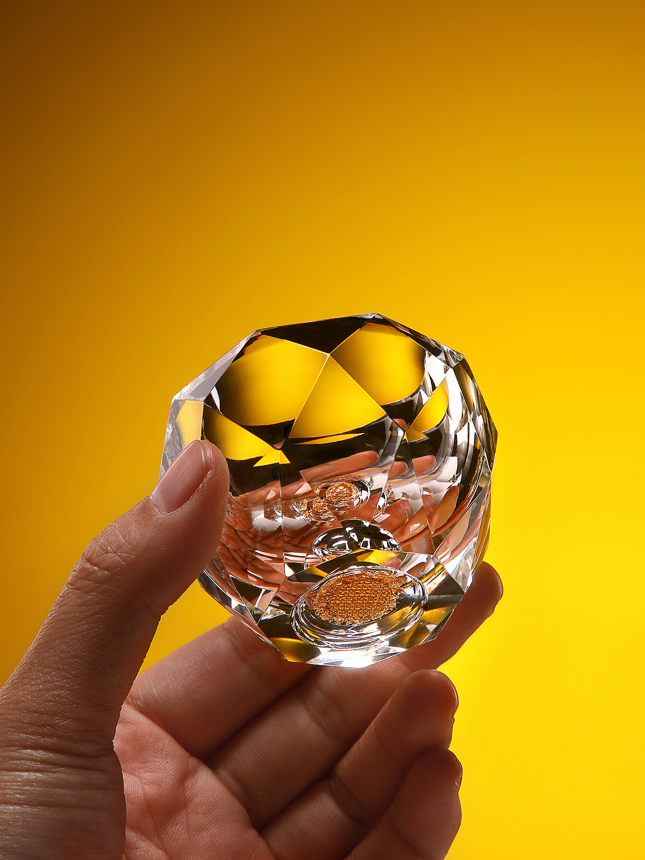 钻石切割水晶白酒杯  白酒杯拍摄