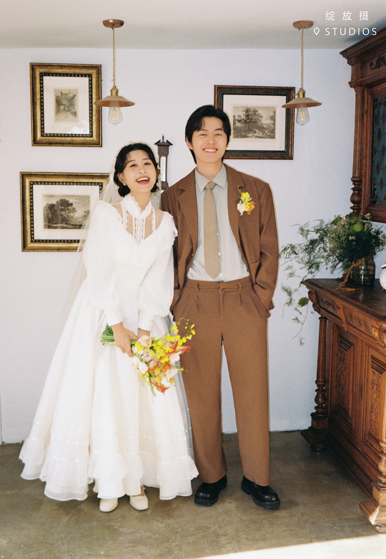 邂逅法式复古中的慵懒随意之美（图ZMzU3NTgwOTMy） - 婚礼摄影 - 站酷设计师绽放摄胶片摄影原创素材 - 站酷ZCOOL