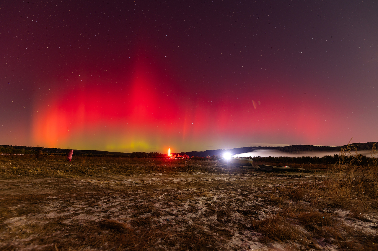 在漠河北极村看北极光