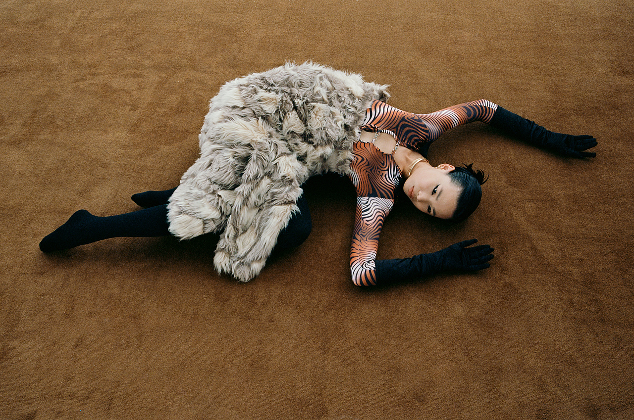 关于“我们”— ABOUT US