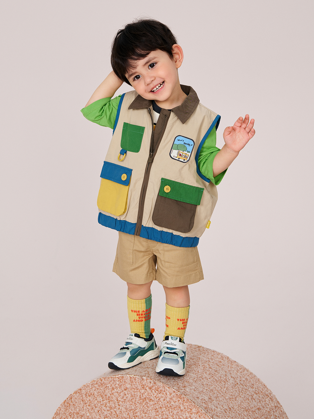 holakids x paucillar 2023a/w 鞋子拍摄