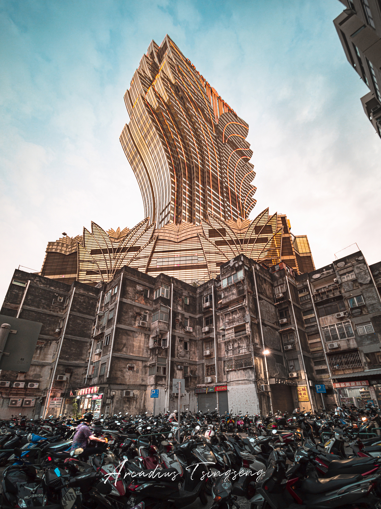 手机摄影|Look Up仰望（图ZMzI0NTkxMDU2） - 人文/纪实摄影 - 站酷设计师黄钎乘Arcadius原创素材 - 站酷ZCOOL