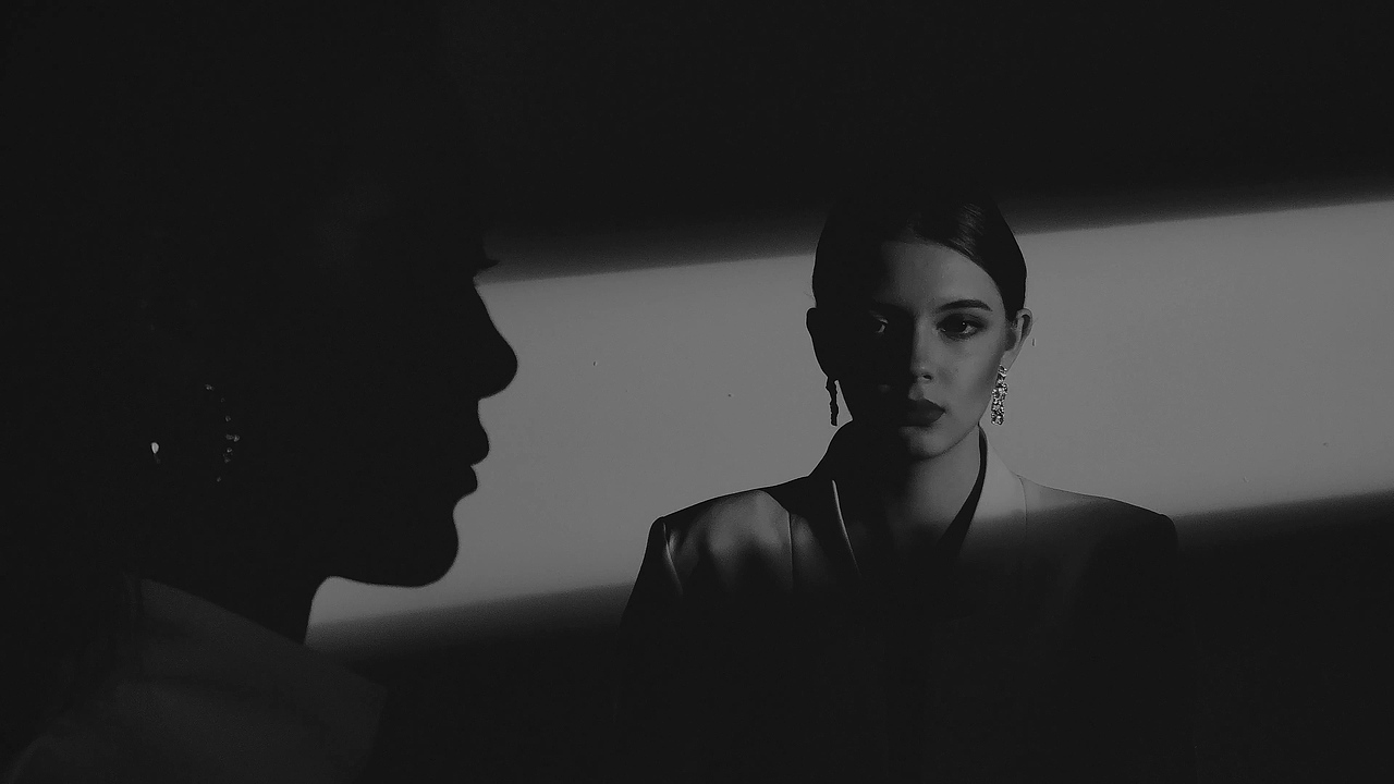 挑战一只手电筒🔦拍出时尚大片质感