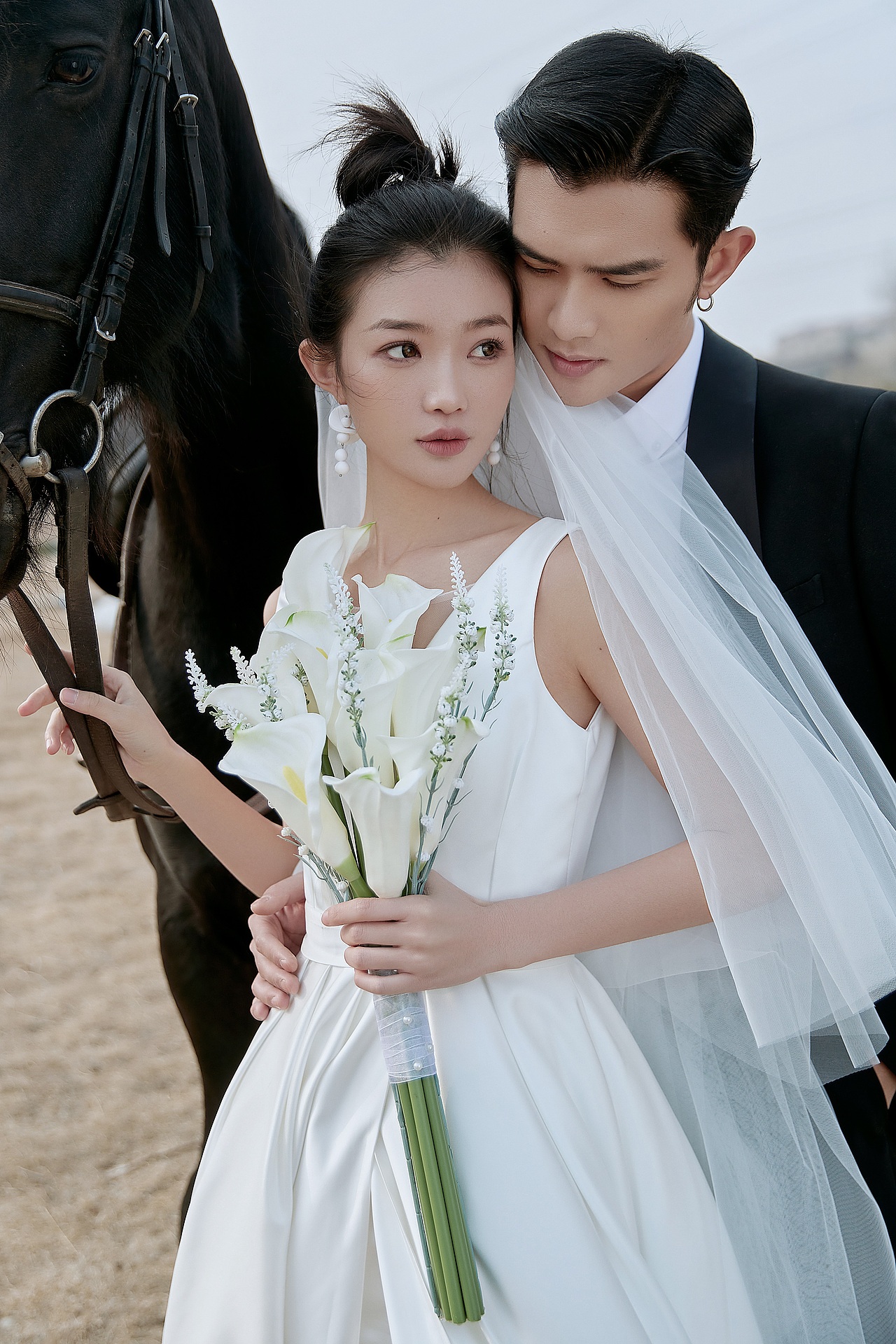 拍了一组甜酷风的草坪马场婚纱照!真的好美