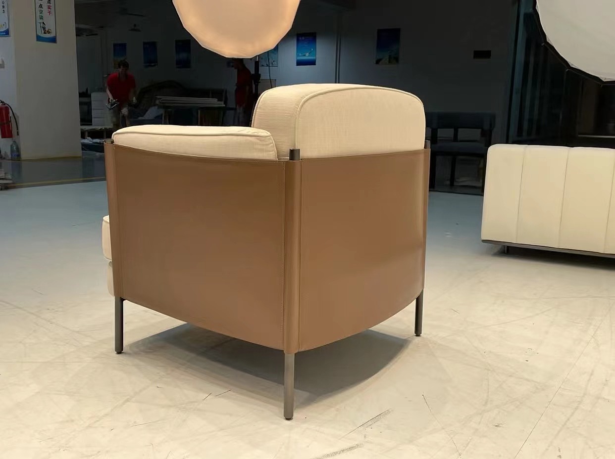 意式馬鞍皮休閑椅的獨特魅力丨实拍