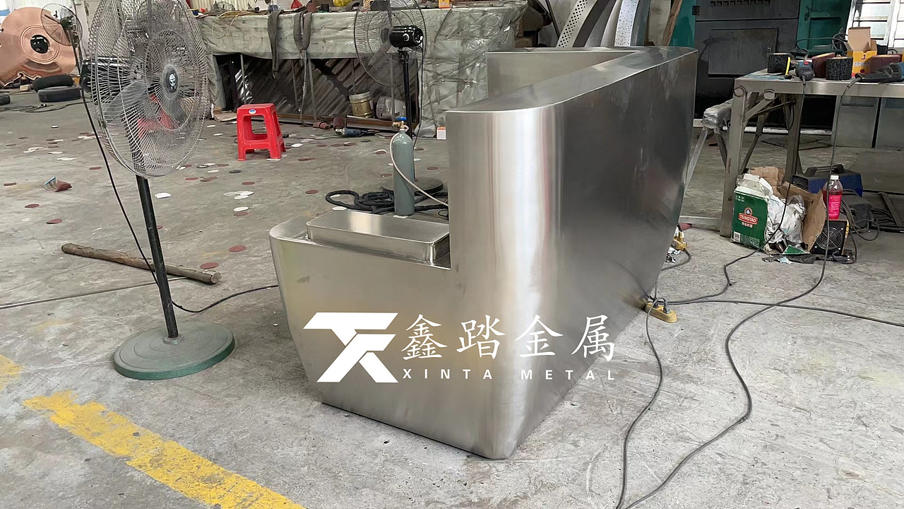 医美服务中心不锈钢吧台,医美连锁店高端金属接待台