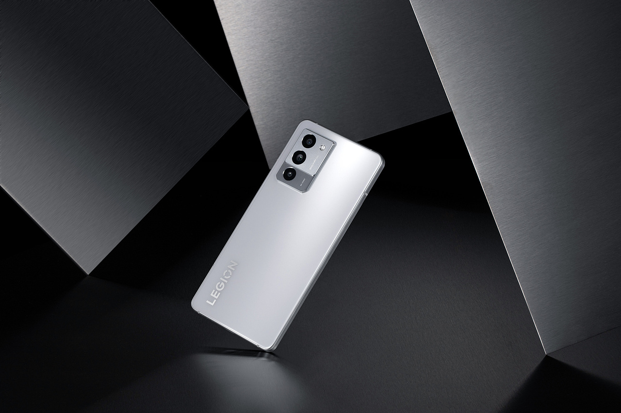 联想拯救者LEGION Y70 冰魄白