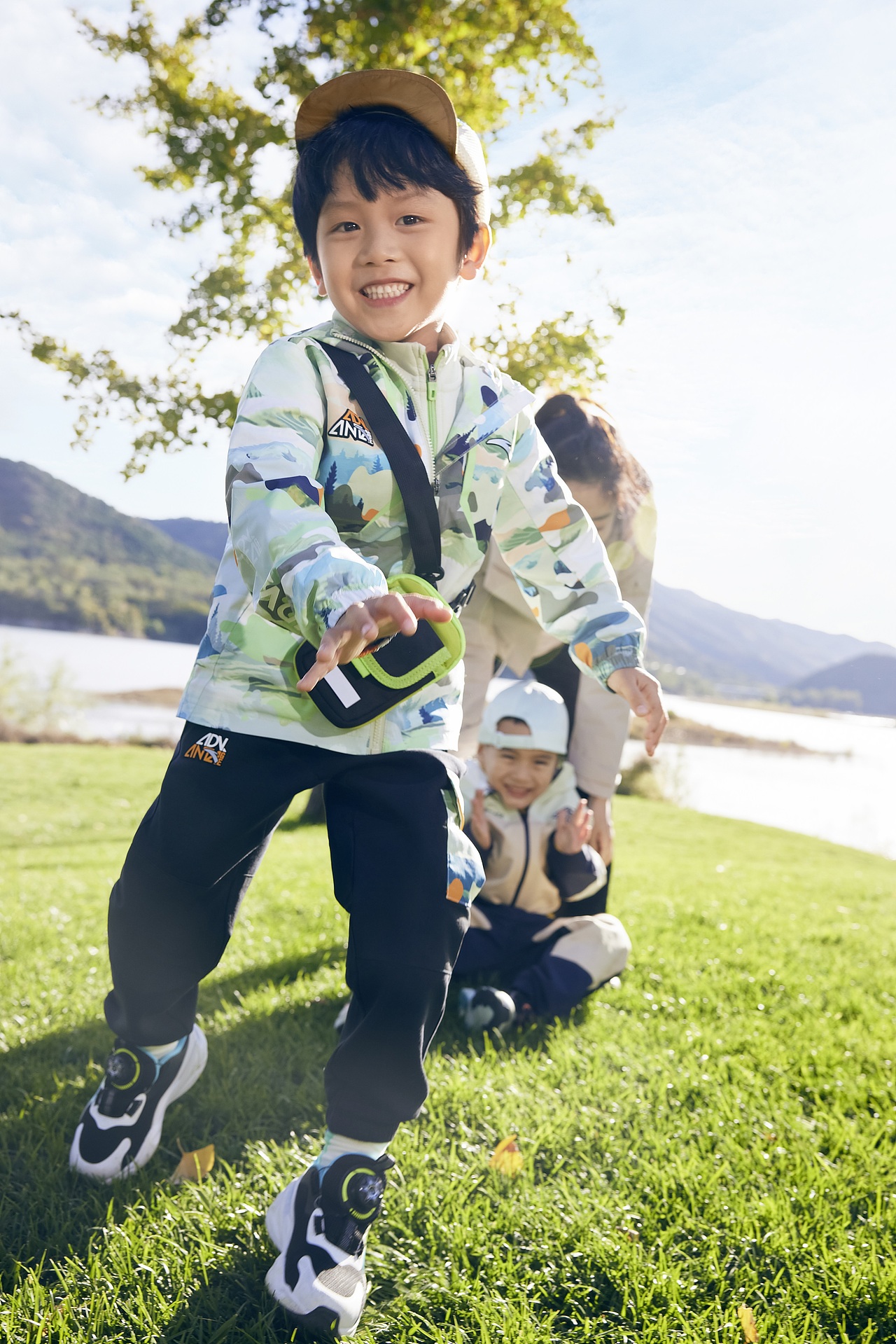 ANTA KIDS | 美好童年 畅享户外 由晴雨甲来守护