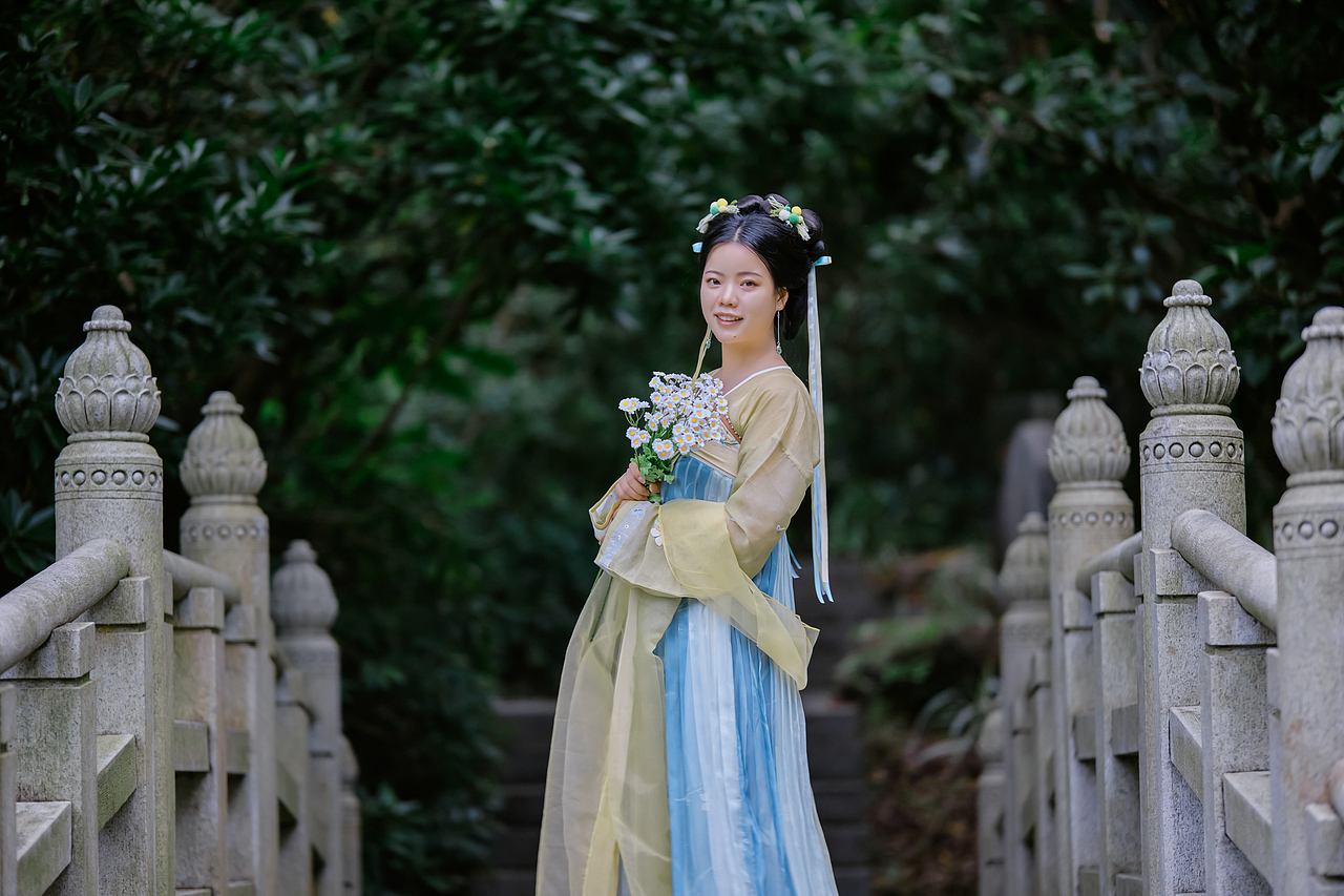 园博园汉服（图ZMzU0NDkxMzEy） - 人像摄影 - 站酷设计师足迹行摄原创素材 - 站酷ZCOOL