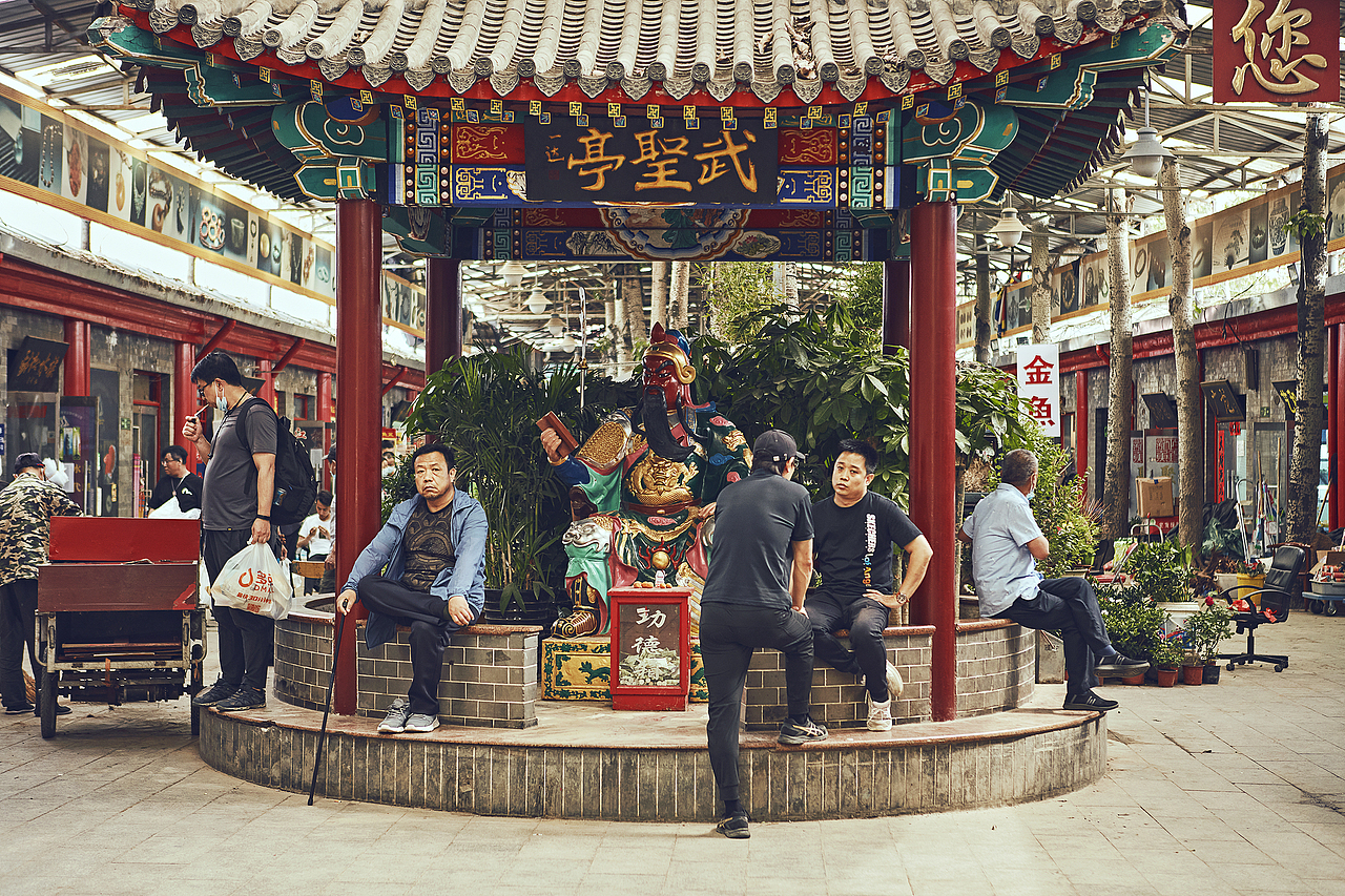 拜托你亲爱的朋友啊，请你一定要笑，一定要比出耶！