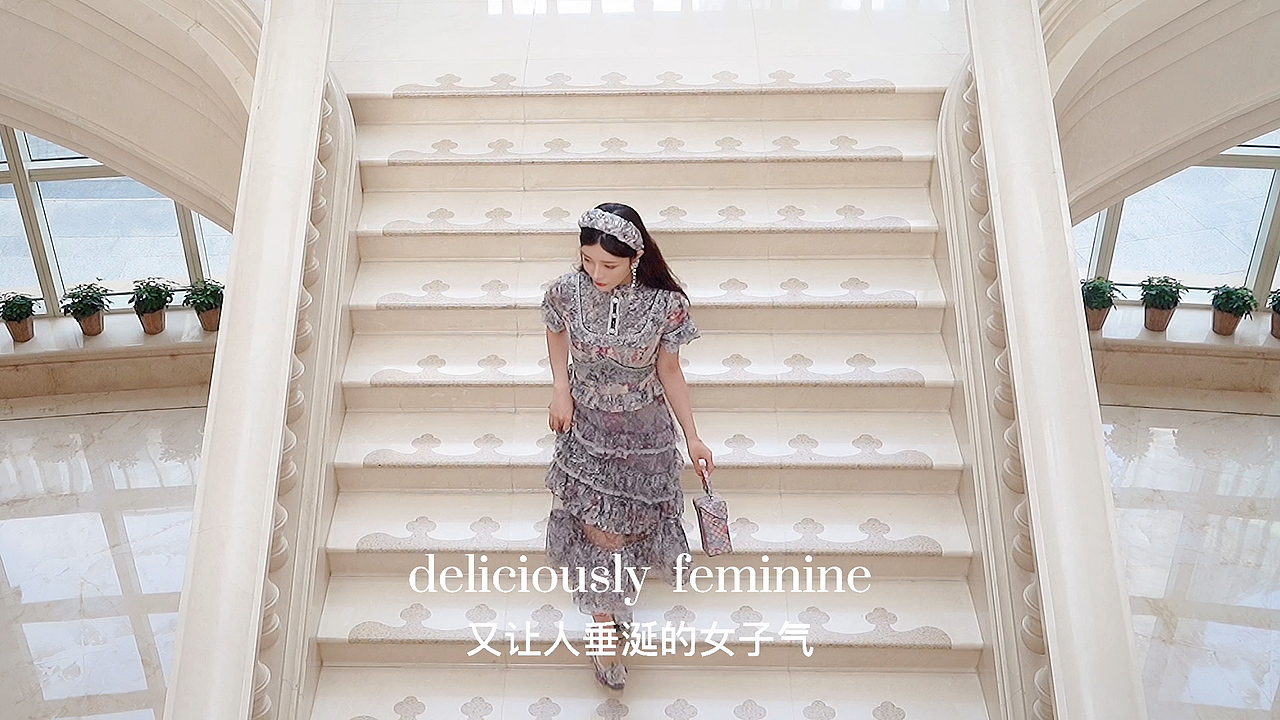 女装 抖音短视频｜财阀千金范儿时尚复古印花连衣裙（图ZMzA0NDUwMDY4） - 短片 - 站酷设计师Mollie_Yang原创素材 - 站酷ZCOOL