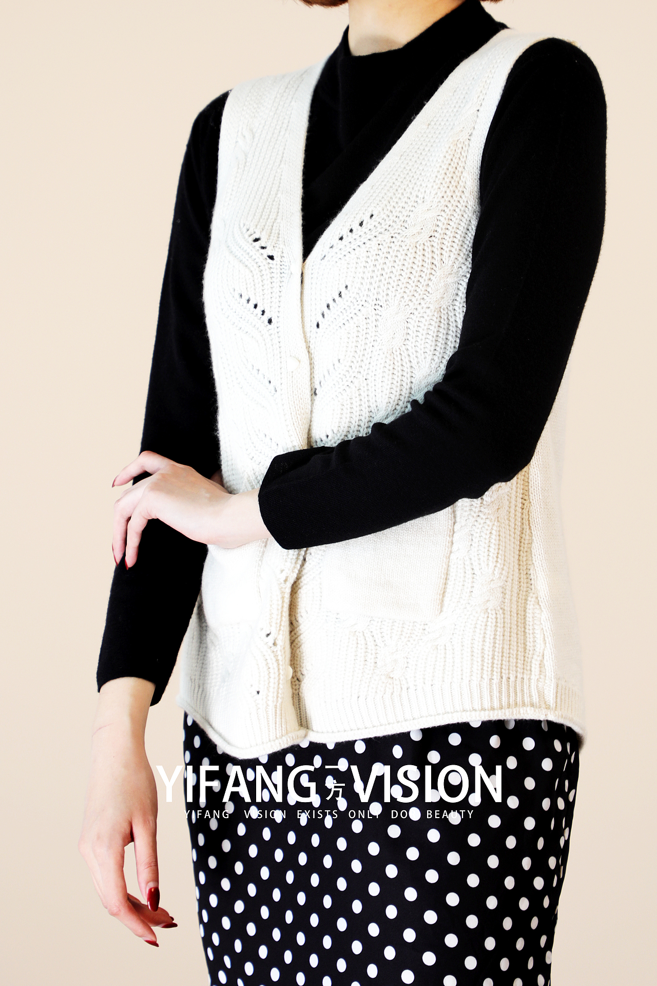 服装女装 /  羊绒马甲 /  细节图 原图