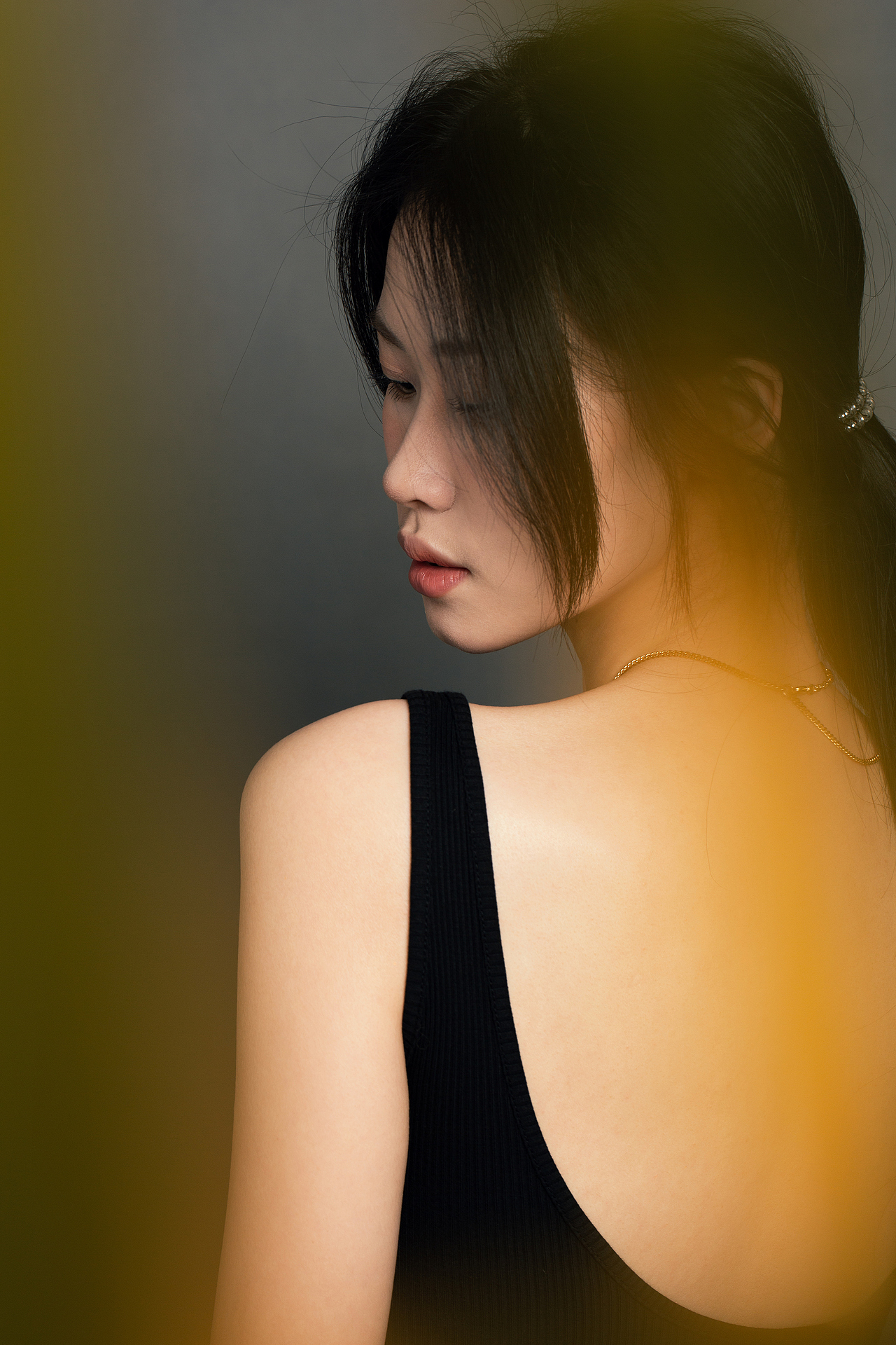 靠近肖像的写真照片