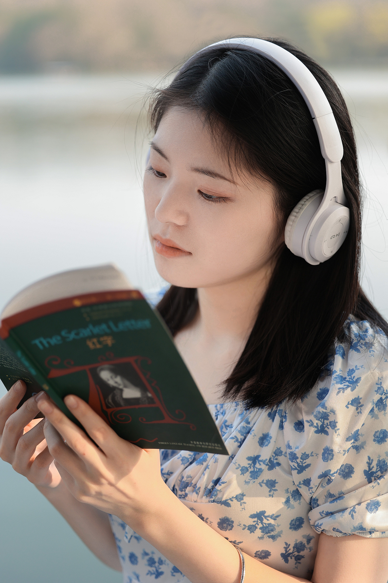 初遇湖畔的少女（图ZMzQyMjIwMTU2） - 人像摄影 - 站酷设计师今寻本寻Kairos原创素材 - 站酷ZCOOL