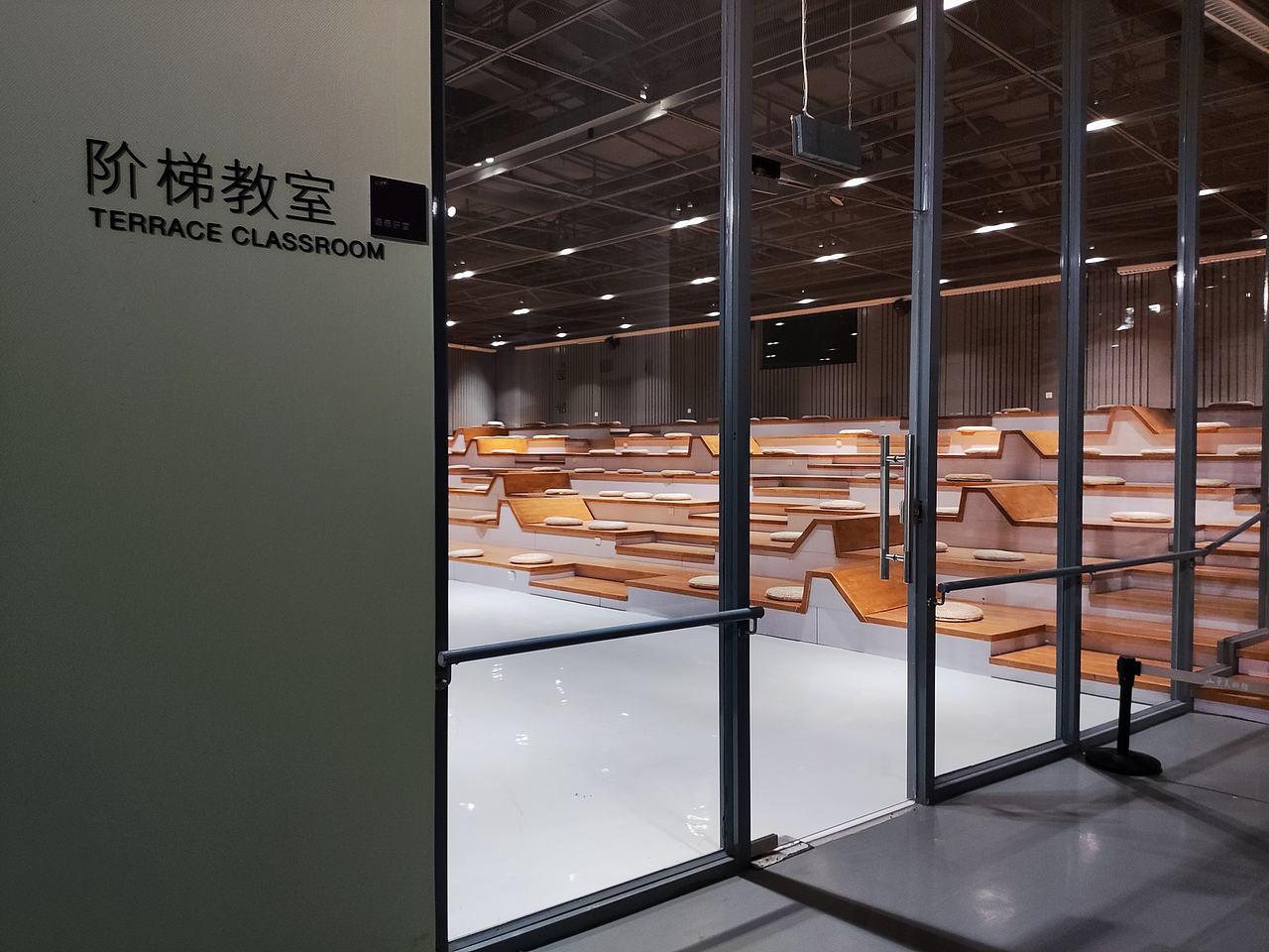 山东美术馆2022“共生世界”双年展现场作品拍摄（图ZMzMwNDcwMzA0） - 人文/纪实摄影 - 站酷设计师慢食光原创素材 - 站酷ZCOOL