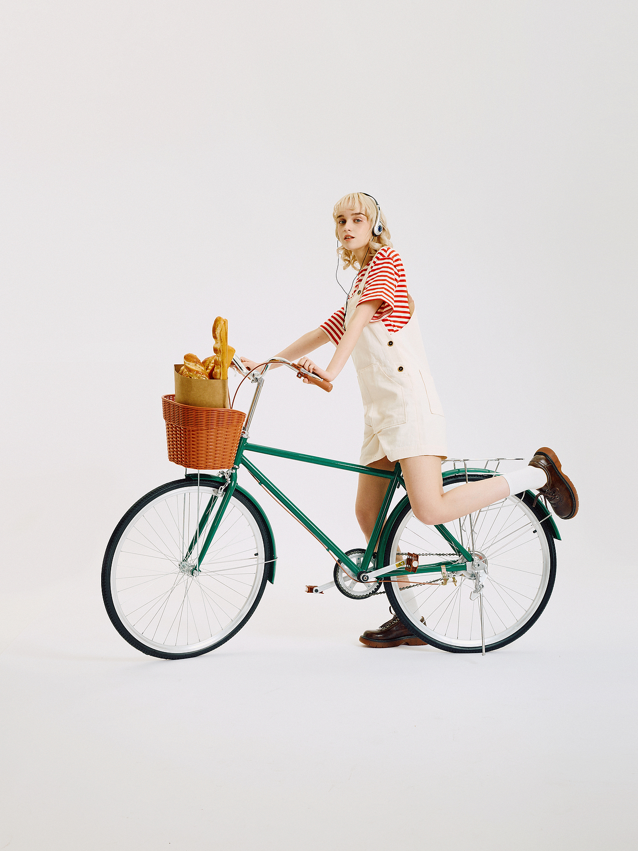 日系女装拍摄 UNRETRO 2023（图ZMzMyMjM2Mzk2） - 时尚/艺术摄影 - 站酷设计师Lyra_Jee原创素材 - 站酷ZCOOL