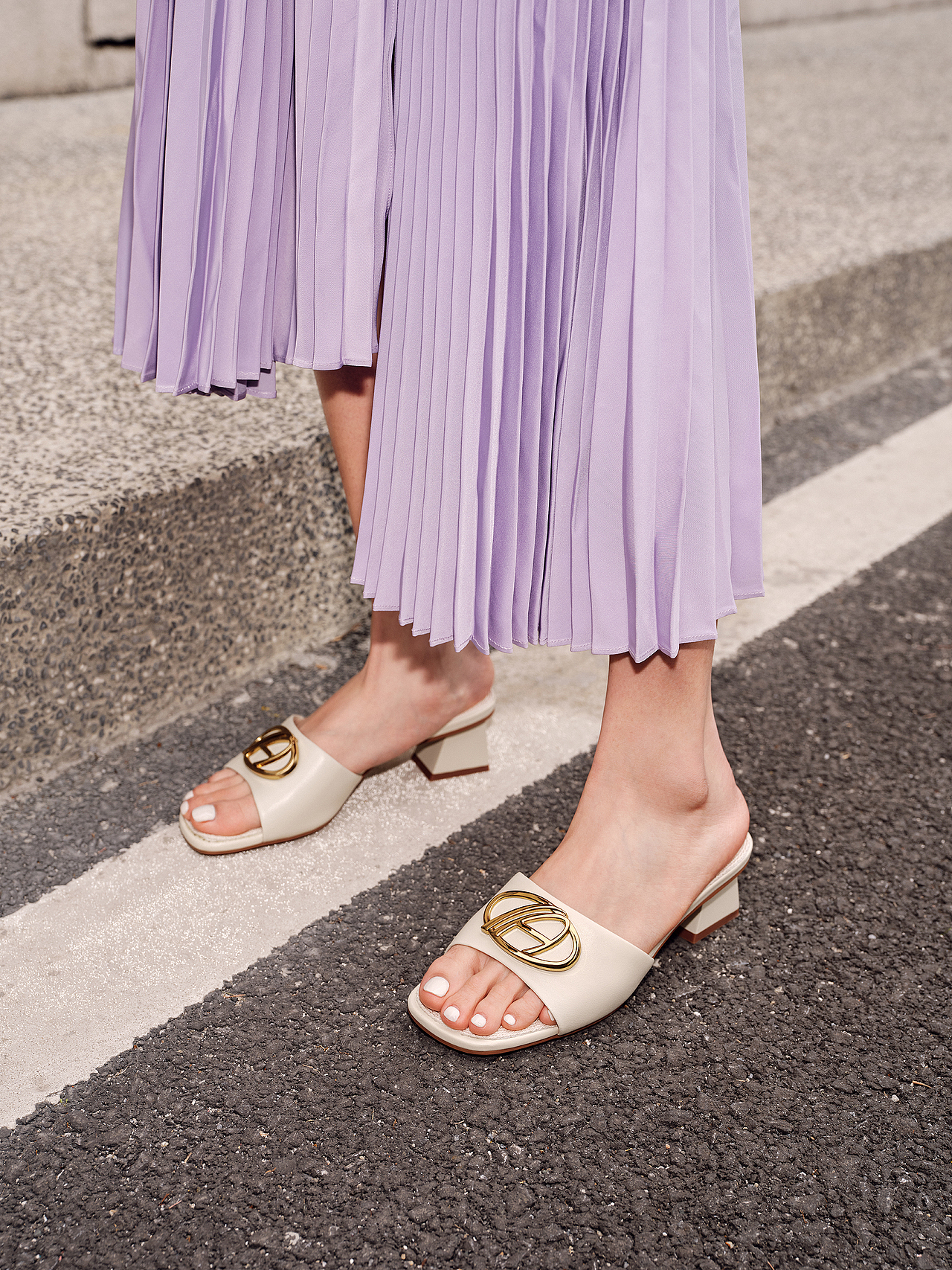 TATA女鞋（图ZMzQ0MzgwNzY4） - 人像摄影 - 站酷设计师黑白君工作室原创素材 - 站酷ZCOOL