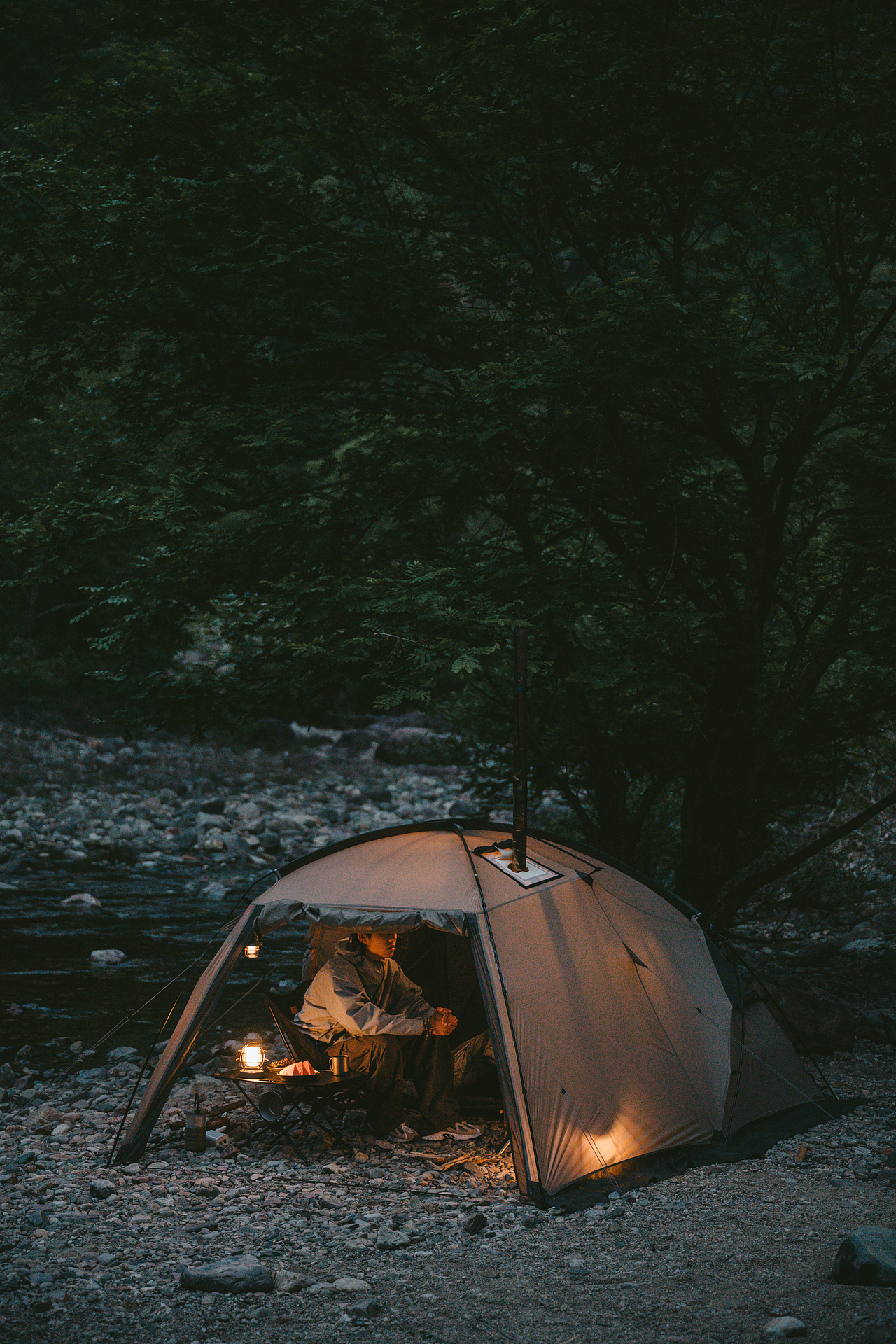 户外露营轻量帐篷拍摄