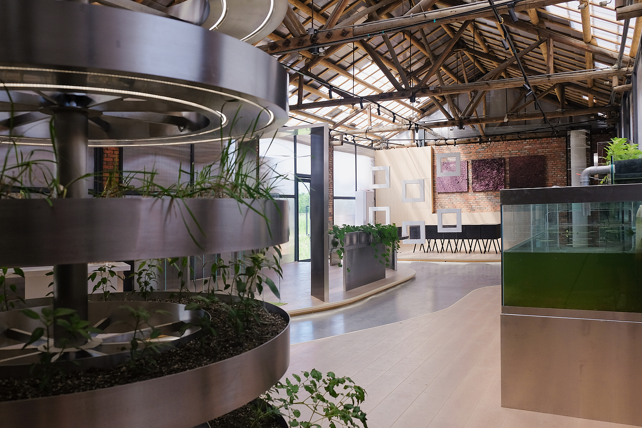 局部透光的屋面为农科实验农作物提供适宜的光照© 小隐建筑