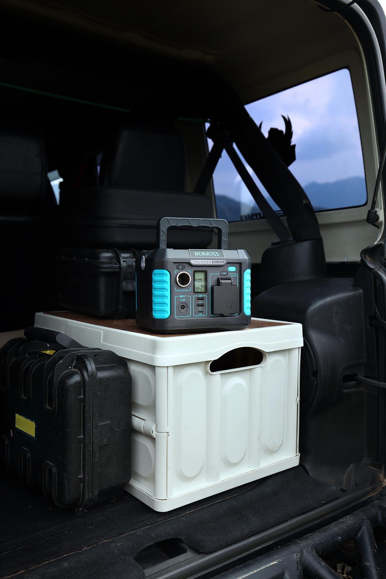 罗马仕雷霆系列 户外电源拍摄（图ZMzQ5NTI1NzI0） - 产品摄影 - 站酷设计师一森giegie原创素材 - 站酷ZCOOL