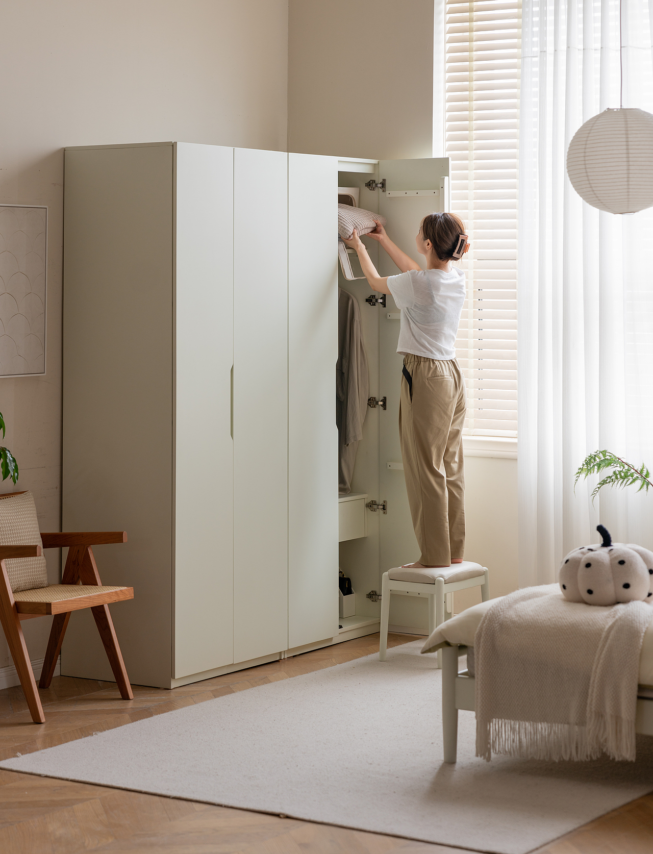 北欧风衣柜拍摄。陈列/摄影：鲸鱼papa（图ZMzQ4OTQ3OTI4） - 产品摄影 - 站酷设计师鲸鱼papa原创素材 - 站酷ZCOOL