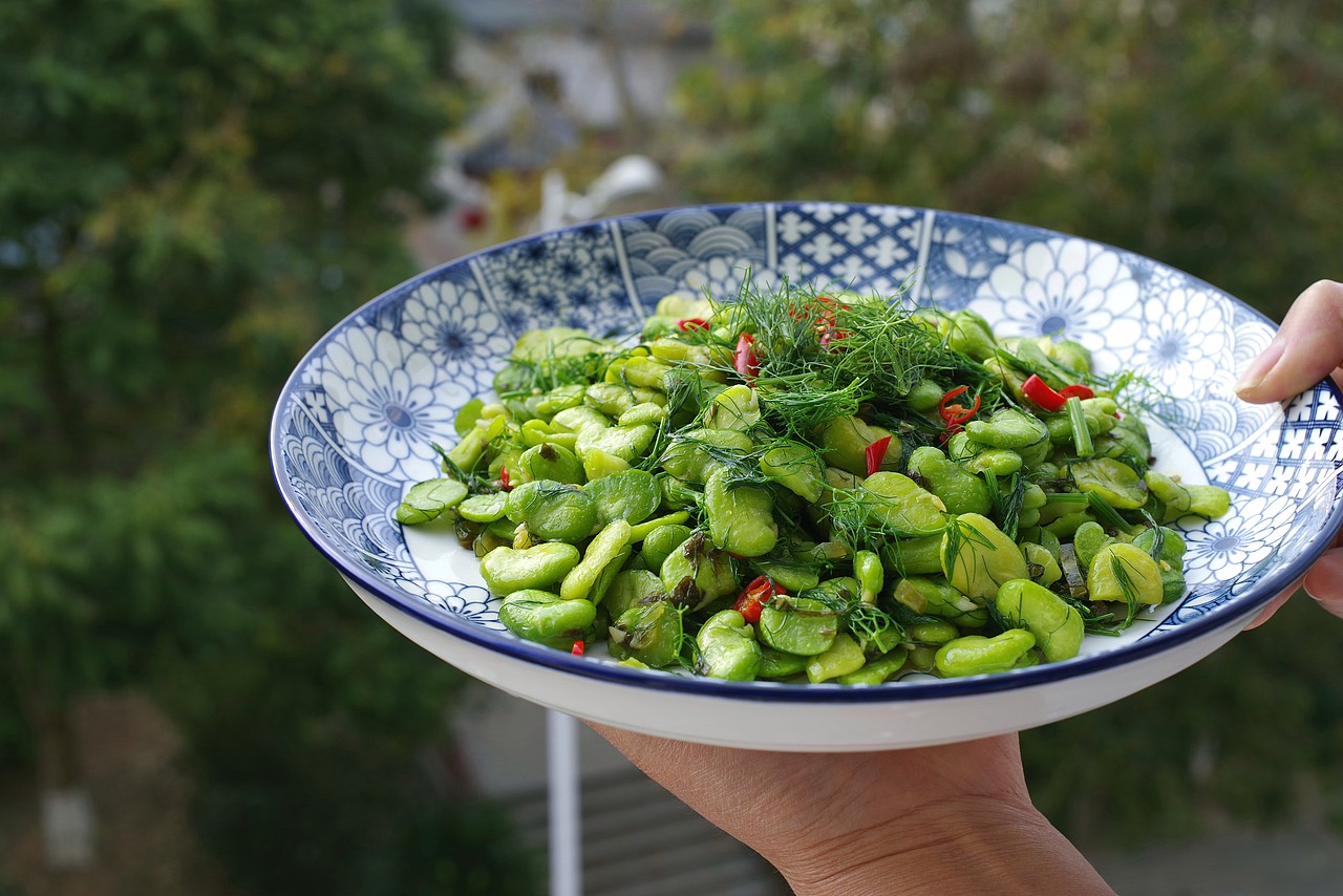 赶云南大集,看稀奇,食爆浆肥肠