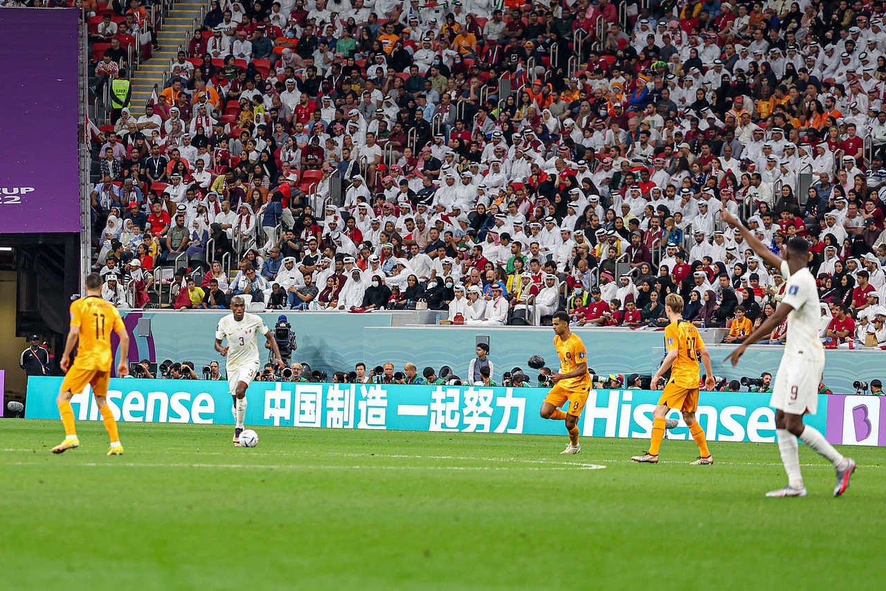 荷兰VS卡塔尔，2022世界杯东道主落幕（图ZMzI0MDcyNTU2） - 人文/纪实摄影 - 站酷设计师虾糊土豆原创素材 - 站酷ZCOOL