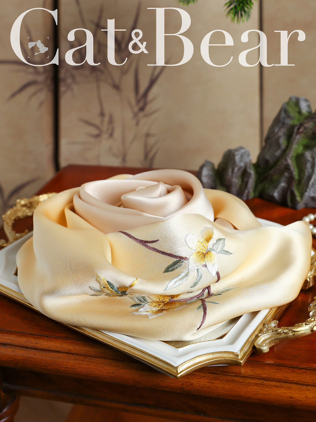 苏绣丝巾拍摄案例 | 国风版（图ZMzYyNjMyMTA0） - 产品摄影 - 站酷设计师摄影师极黑原创素材 - 站酷ZCOOL