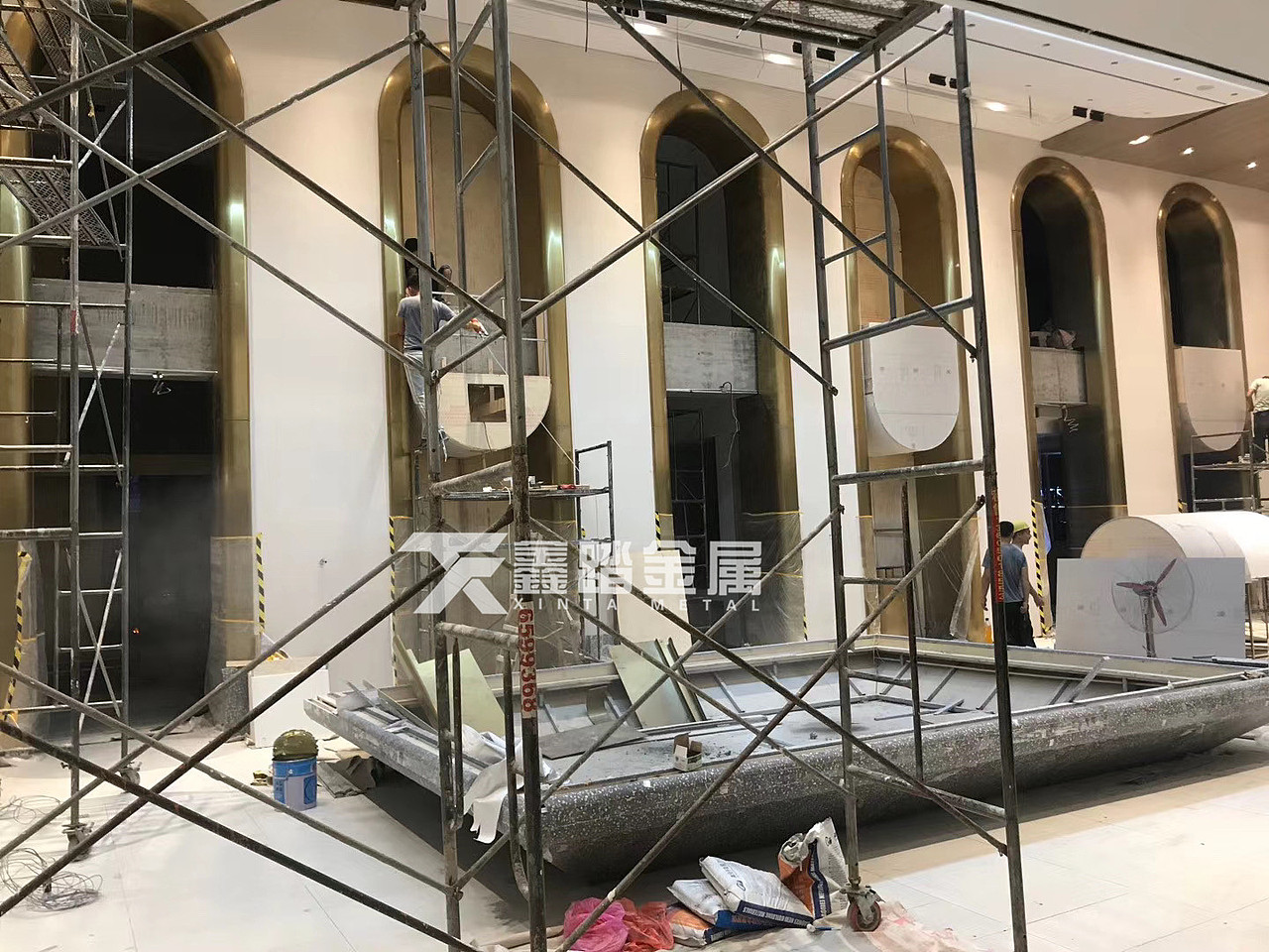 酒店大堂不锈钢双曲面拱形门套 定制不锈钢弧形门套