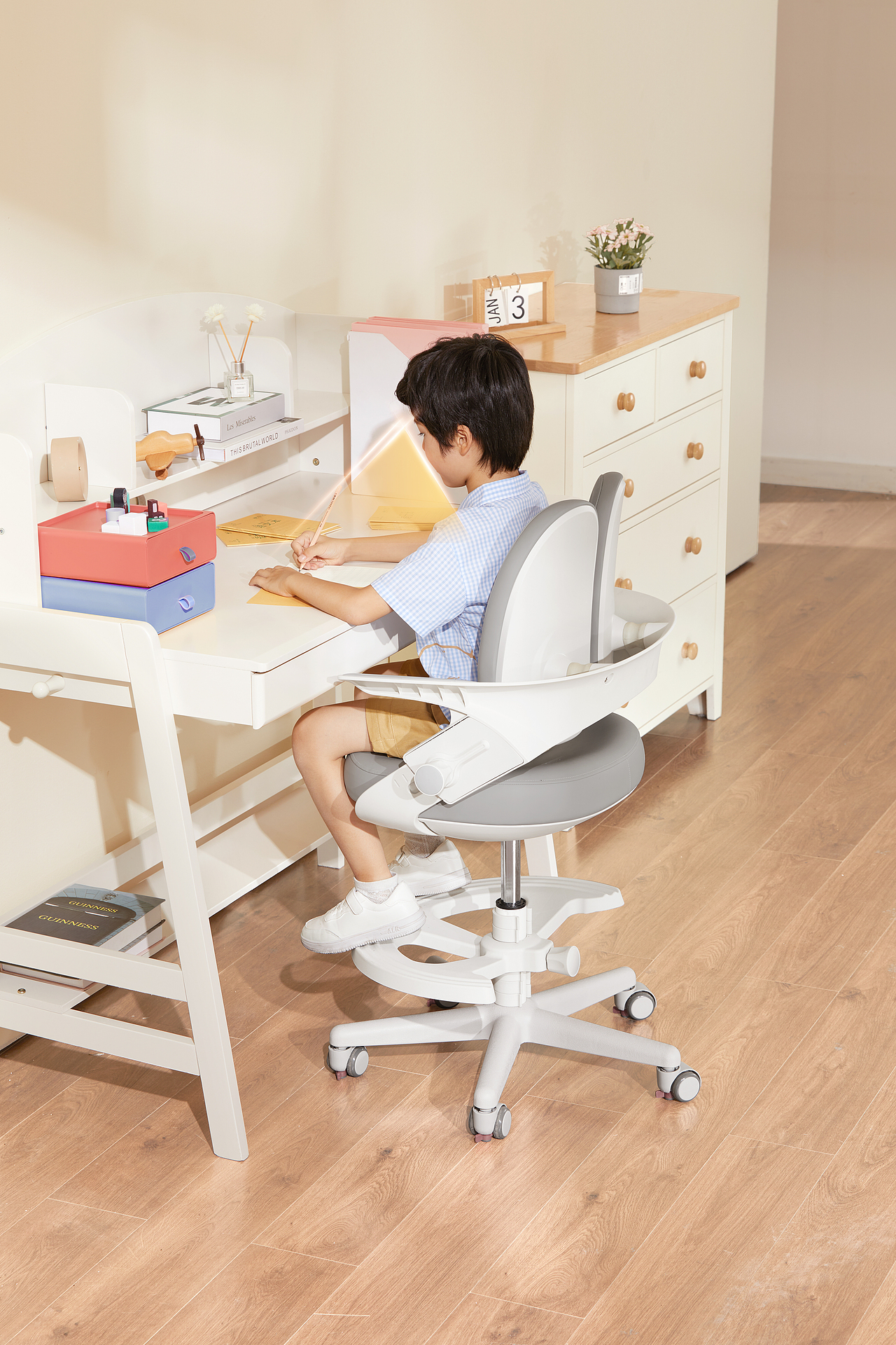 学习椅拍摄（图ZMzUxODIxMDU2） - 产品摄影 - 站酷设计师氵冗目垂原创素材 - 站酷ZCOOL