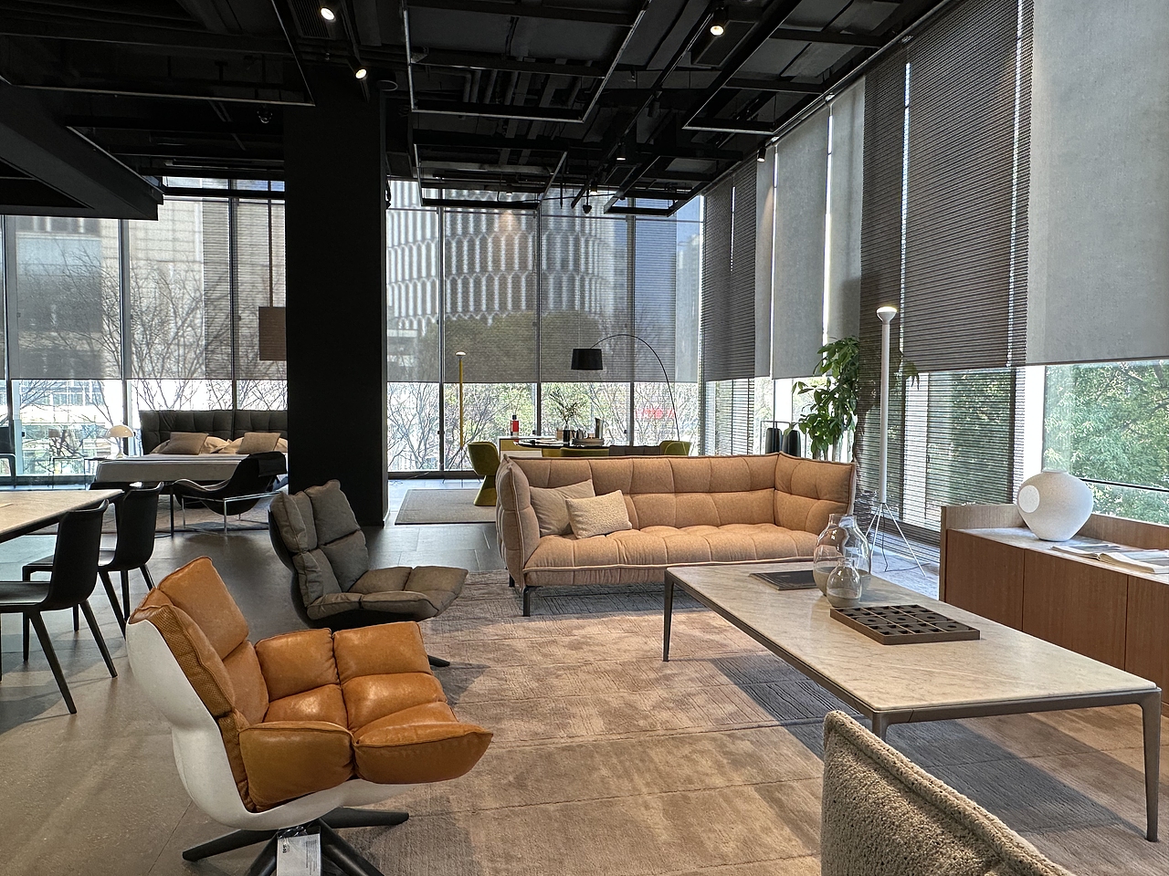 Furniture Showroom Design（图ZMzQwNTk4NzE2） - 商业空间设计 - 站酷设计师lucylindesgins原创素材 - 站酷ZCOOL