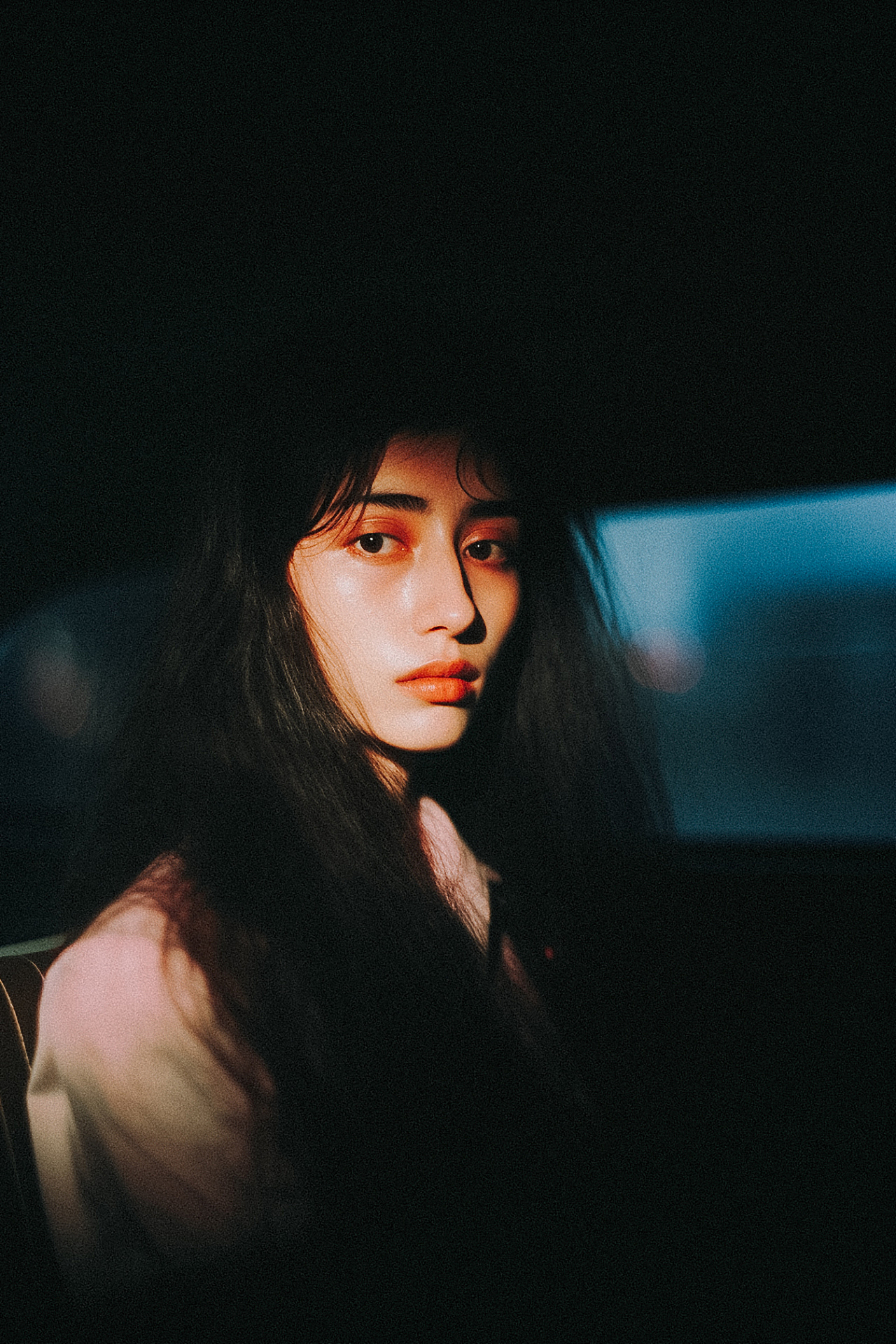 flowerpunk Female in car [Midjourney+Ps]（图ZMzU3NDk2MDA0） - AI作品 - 站酷设计师LoHoo吕灏原创素材 - 站酷ZCOOL