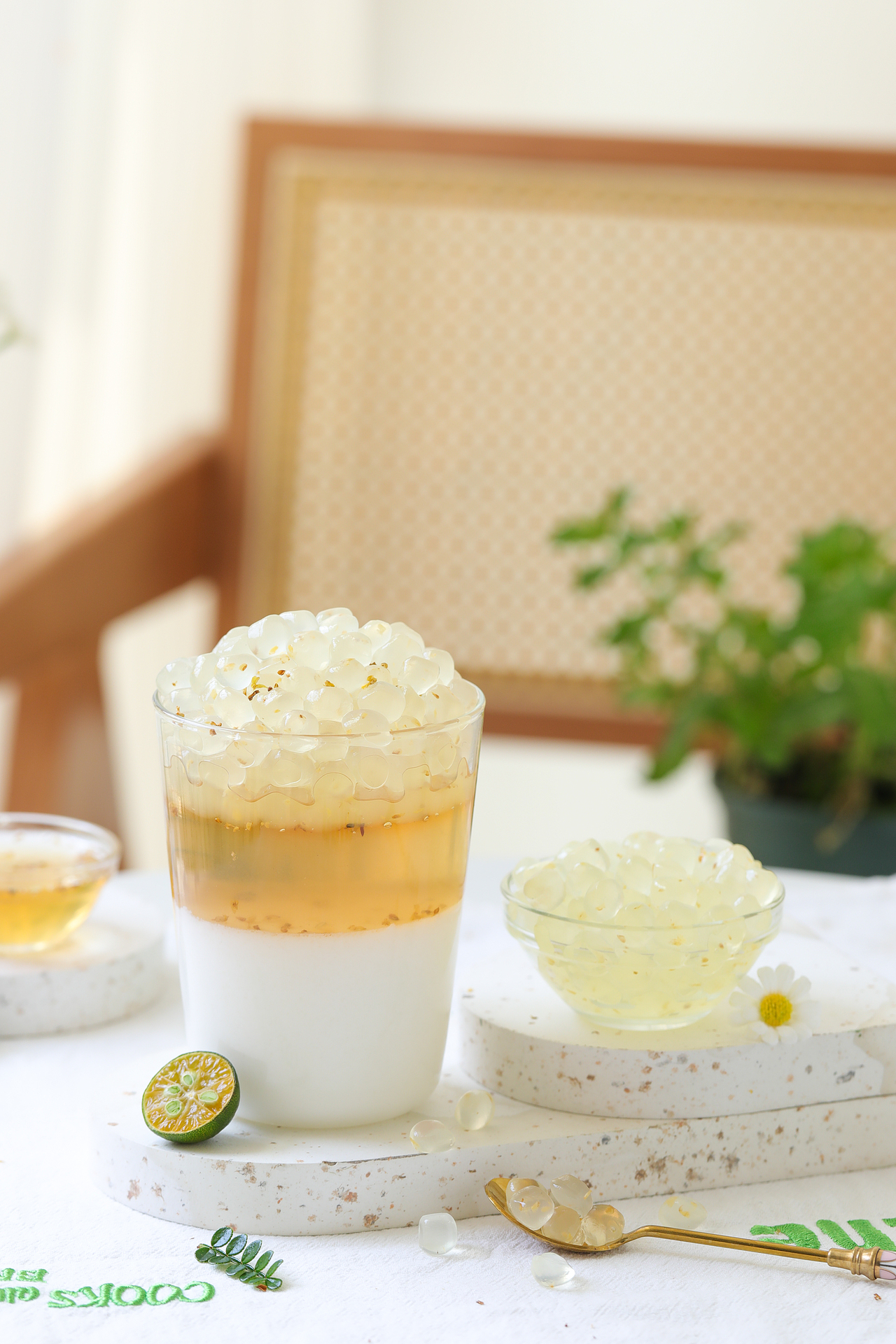 “夏日饮品小料 桂花味脆波波~”（图ZMzEyMjEzNDEy） - 产品摄影 - 站酷设计师跟着冬青树原创素材 - 站酷ZCOOL