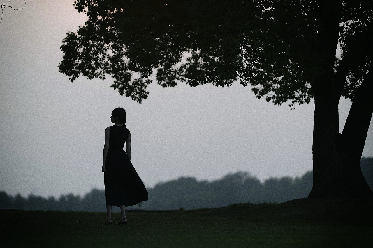 月湖雕塑公园：上海小众巨石艺术公园（图ZMzQ1NTkwMzE2） - 人像摄影 - 站酷设计师陈若缺原创素材 - 站酷ZCOOL