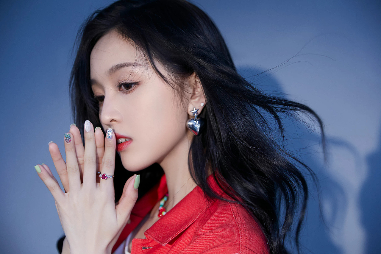 时尚穿搭《吴宣仪》一期