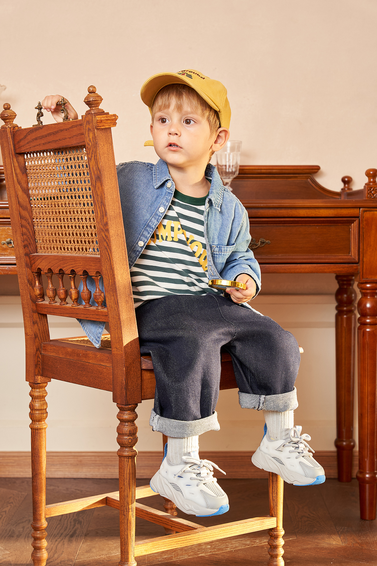 童装秋冬大片（图ZMzExMzQ5MTU2） - 海报 - 站酷设计师上海堇像视觉原创素材 - 站酷ZCOOL