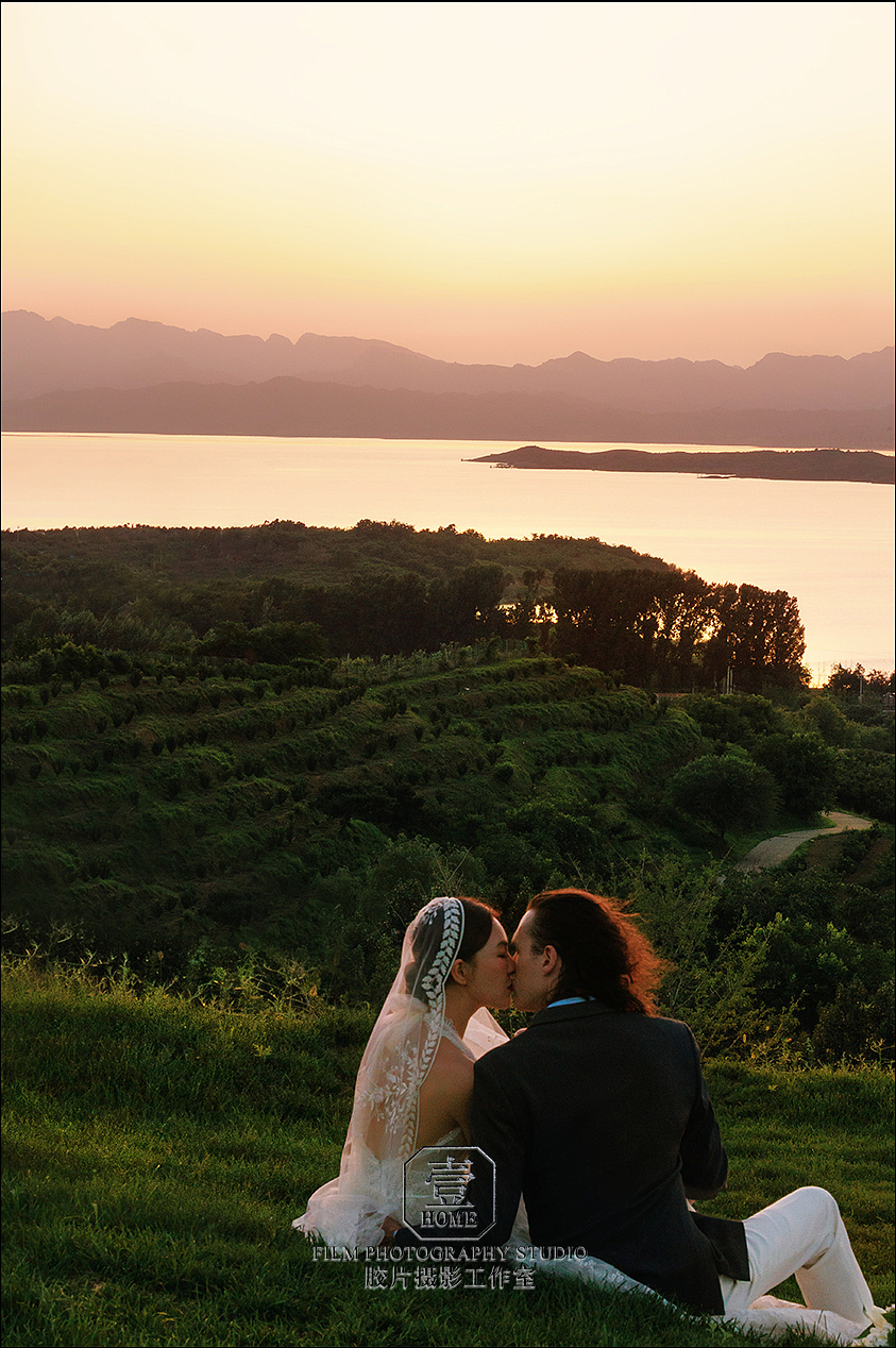 这不是大理，是在北京！电影感婚纱照（图ZMzE0ODUwNjIw） - 人像摄影 - 站酷设计师壹HOME摄影工作室原创素材 - 站酷ZCOOL