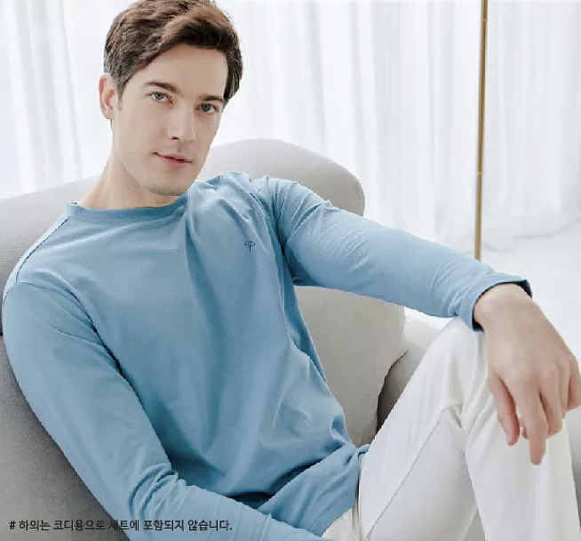 男士家居服睡衣外模拍摄 居家感欧美帅哥模特 商务男装（图ZMzUzNTcwNzE2） - 人像摄影 - 站酷设计师优思模特Melo原创素材 - 站酷ZCOOL