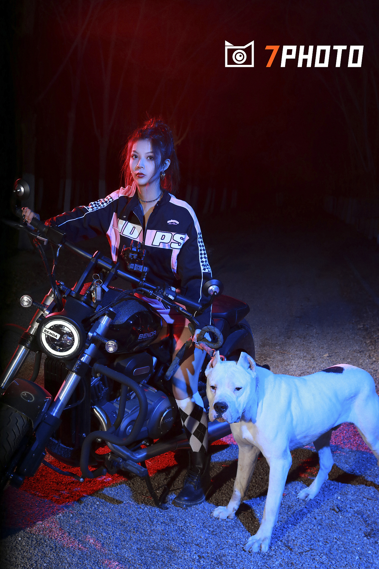 赛博朋克风格人宠摄影