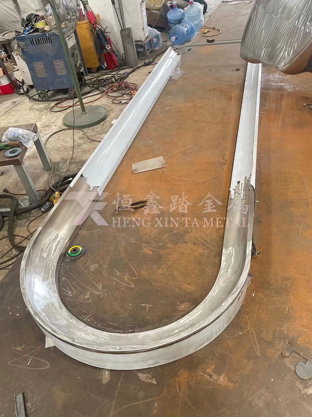 酒店大堂不锈钢双曲面拱形门套 定制不锈钢弧形门套