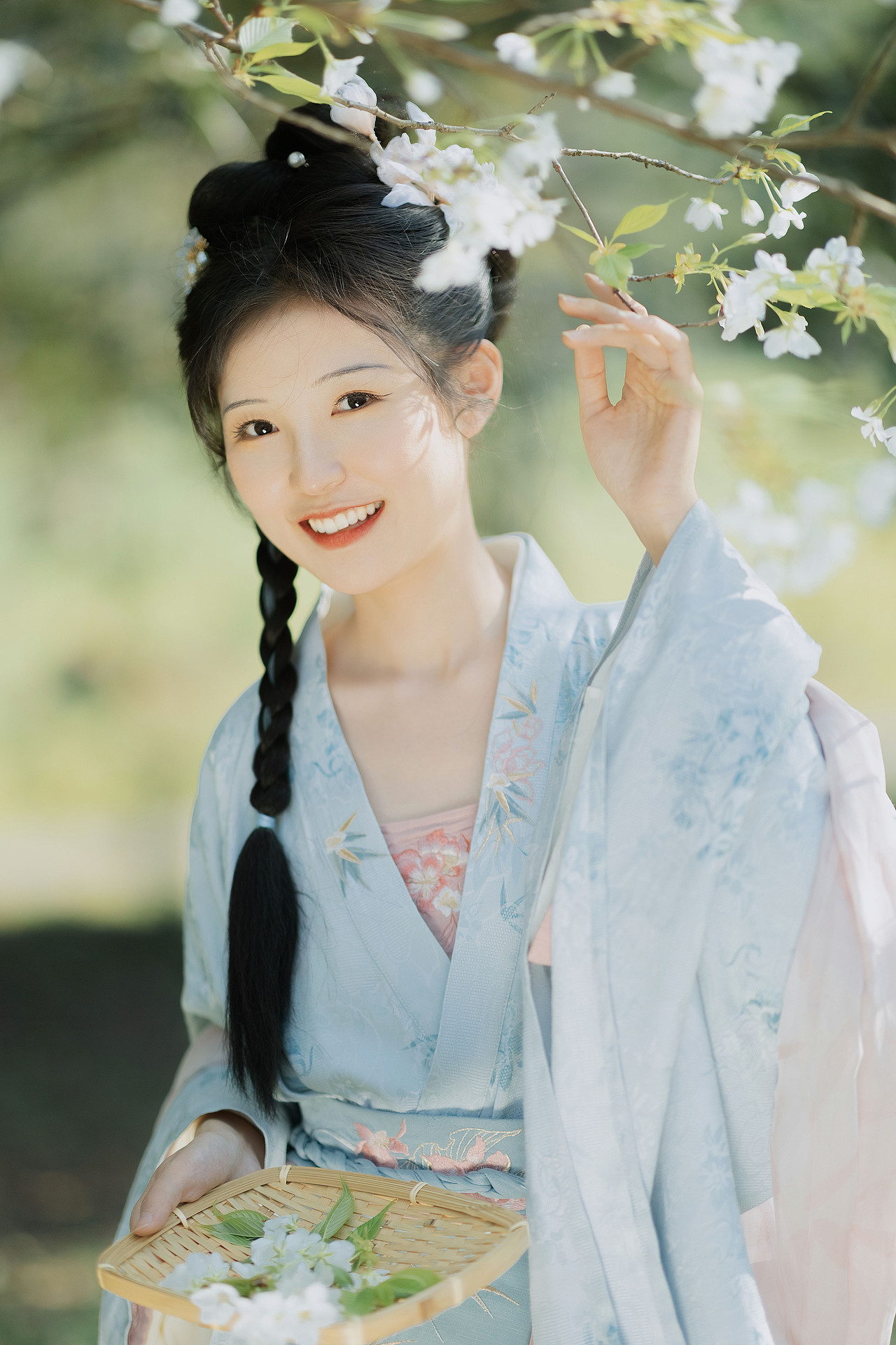 樱花树上的少女(图ZMzQ3MzkxMzc2) - 人像摄影 - 站酷设计师若寒Rock原创素材 - 站酷ZCOOL