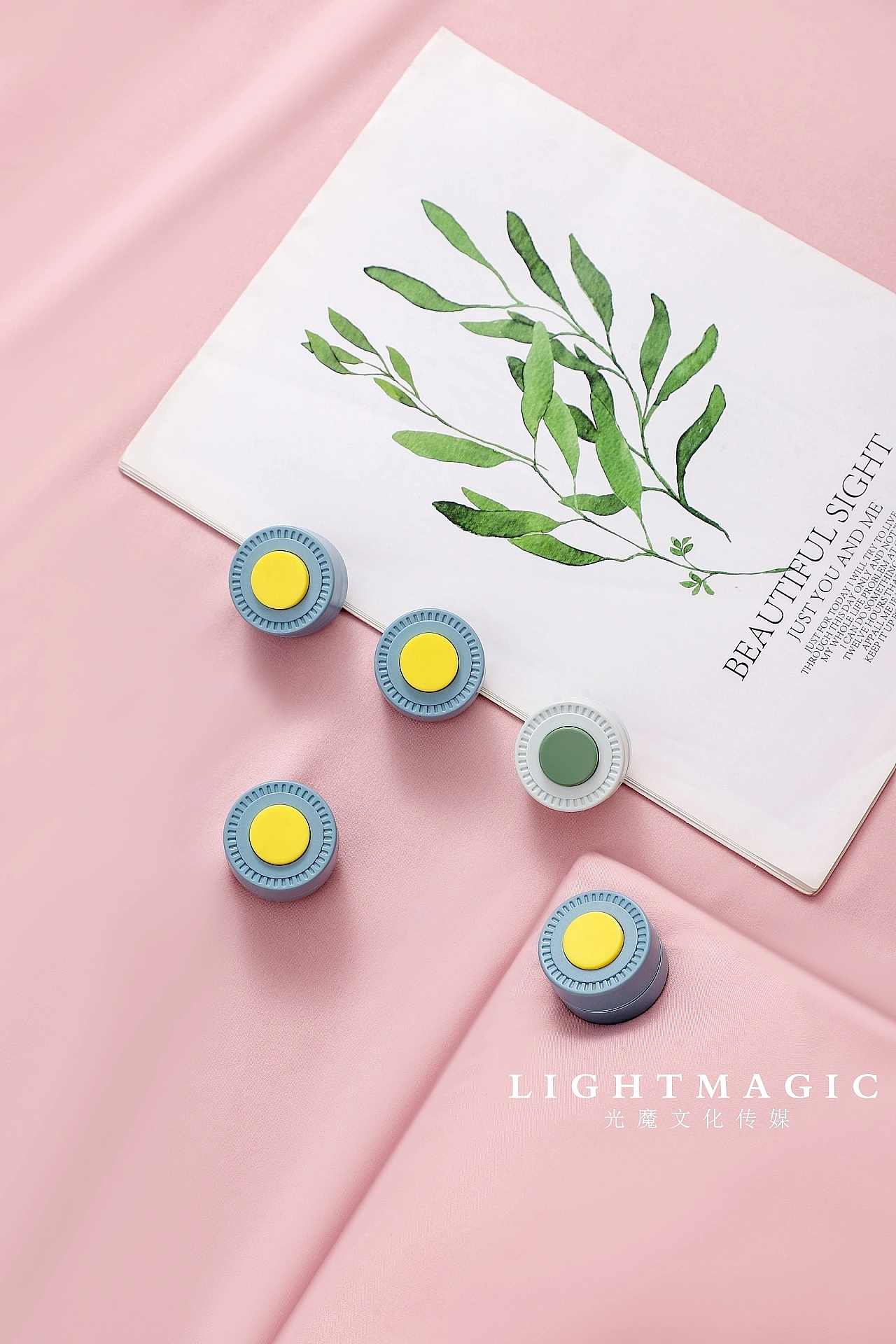 被子固定器拍摄（图ZMzM4ODI2Mzk2） - 产品摄影 - 站酷设计师枯木逢春GM原创素材 - 站酷ZCOOL