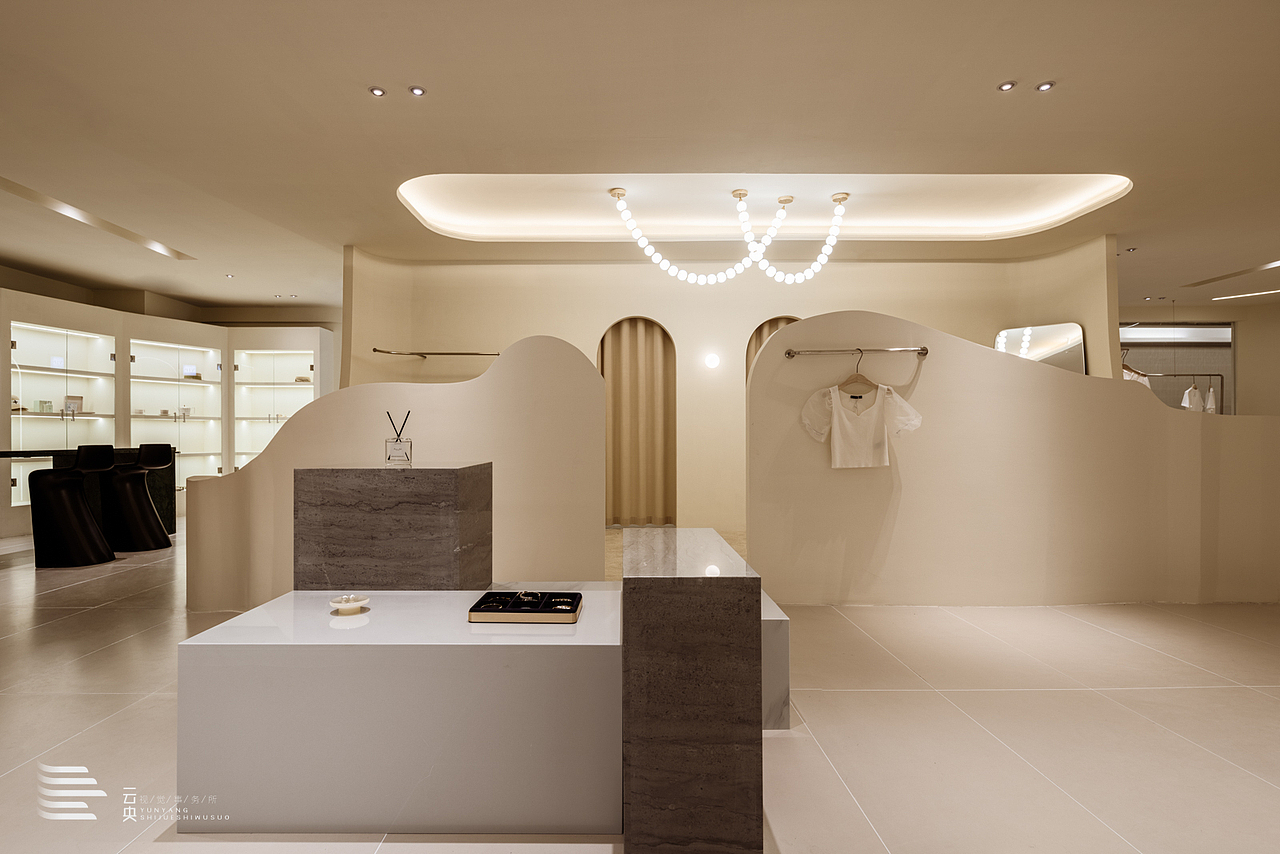 武汉老汉正街里的新店【雲央视觉商业空间】