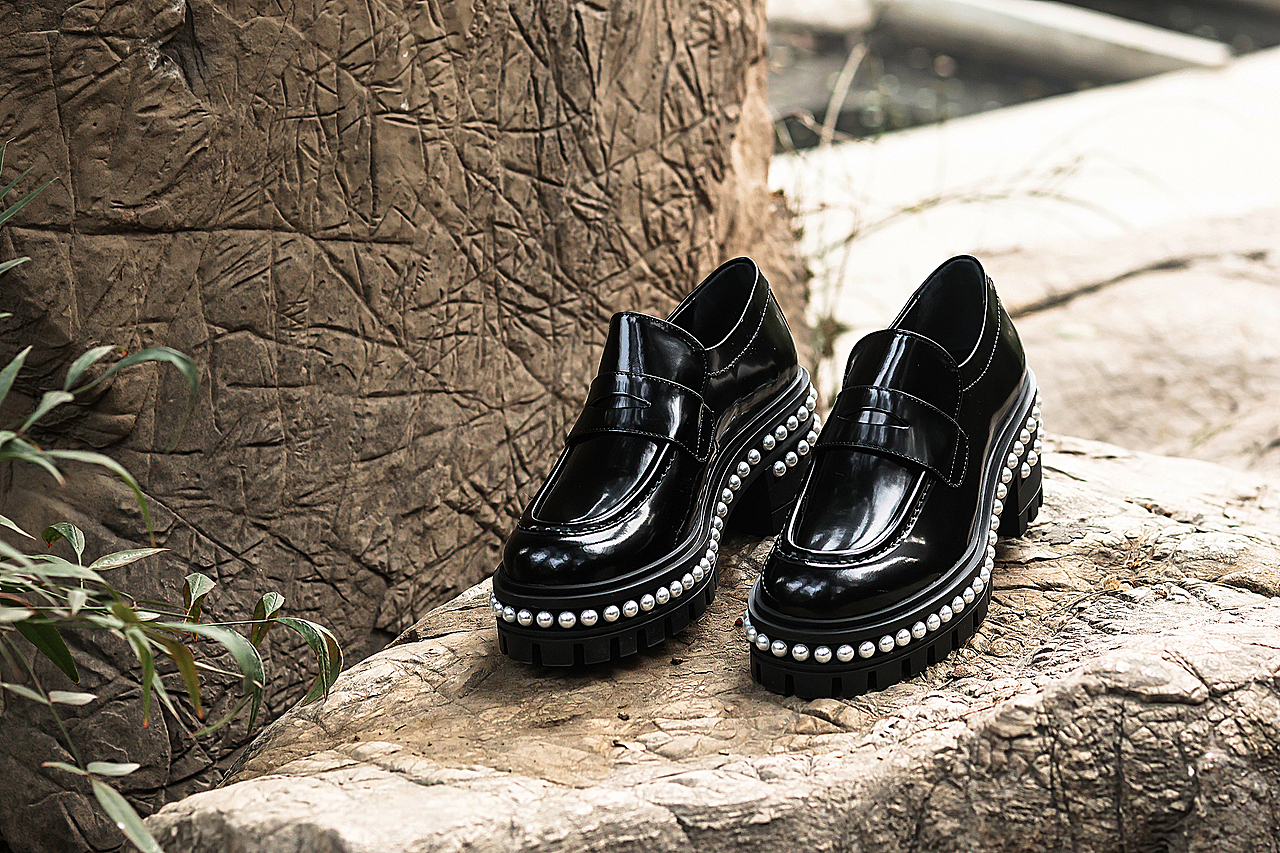 女鞋 - 鄭州外景廣告靜物產(chǎn)品攝影（圖ZMzQwMDgyMzk2） - 產(chǎn)品攝影 - 站酷設(shè)計(jì)師鄭州靜物美食攝影原創(chuàng)素材 - 站酷ZCOOL