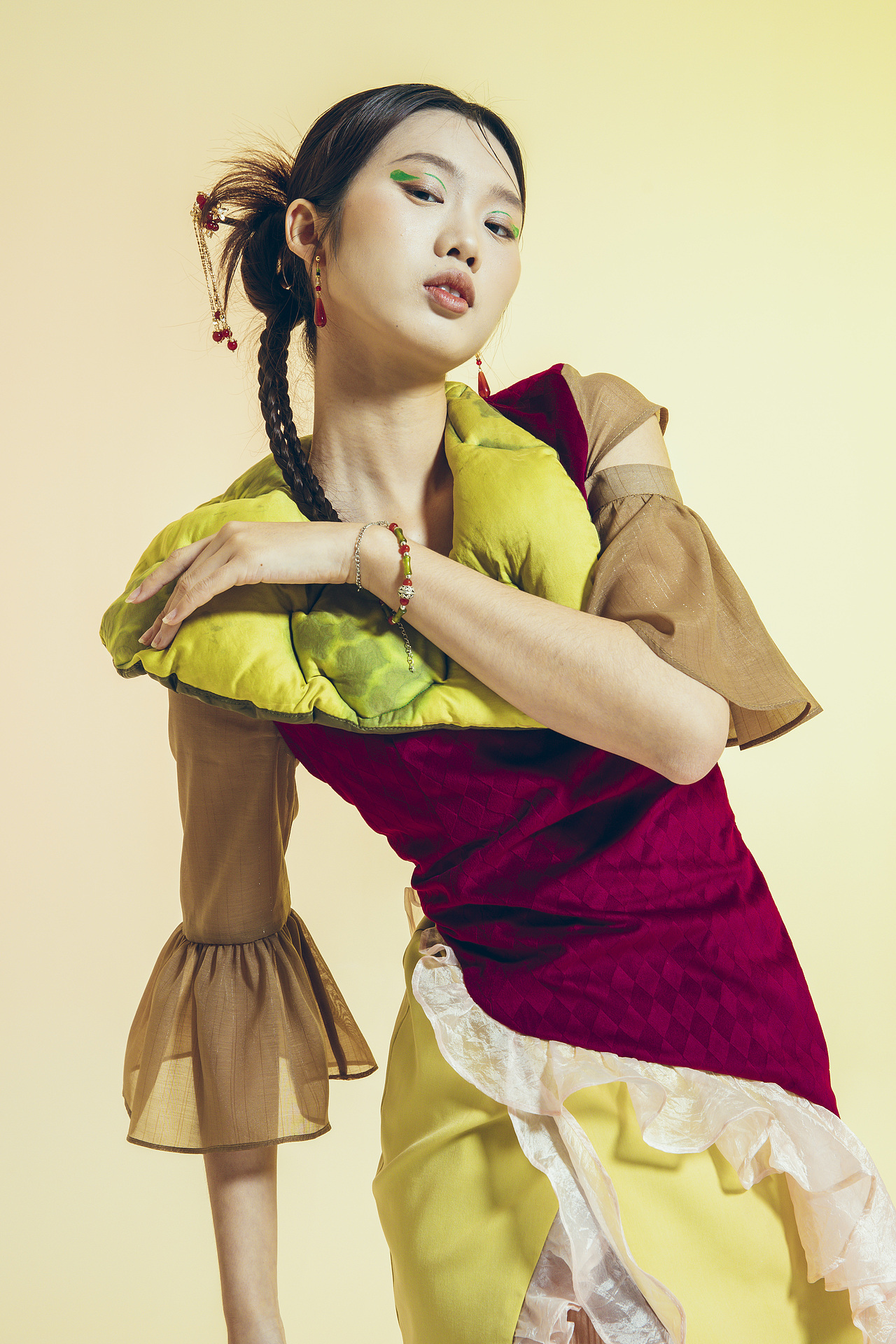 服装设计毕业设计拍摄 国风莲蓬4