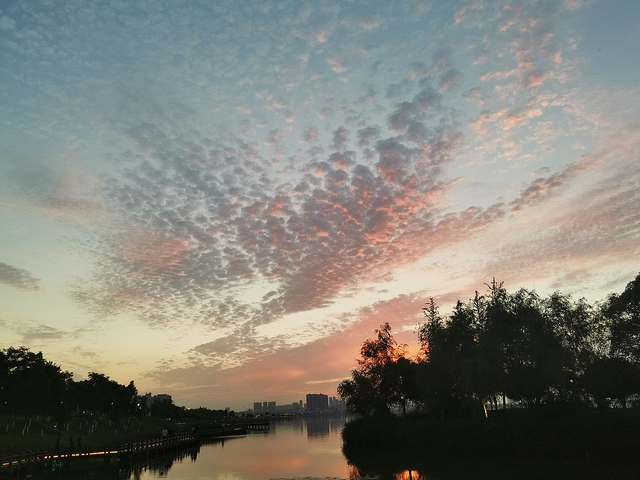 夏天怎么能少了云朵呢