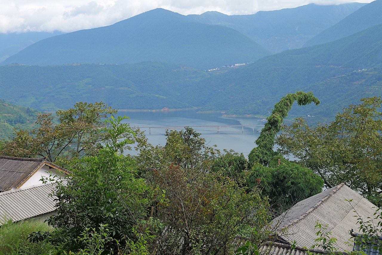 云南省临沧市凤庆县大寺乡澜沧江姚青春自然风光山水风景照片